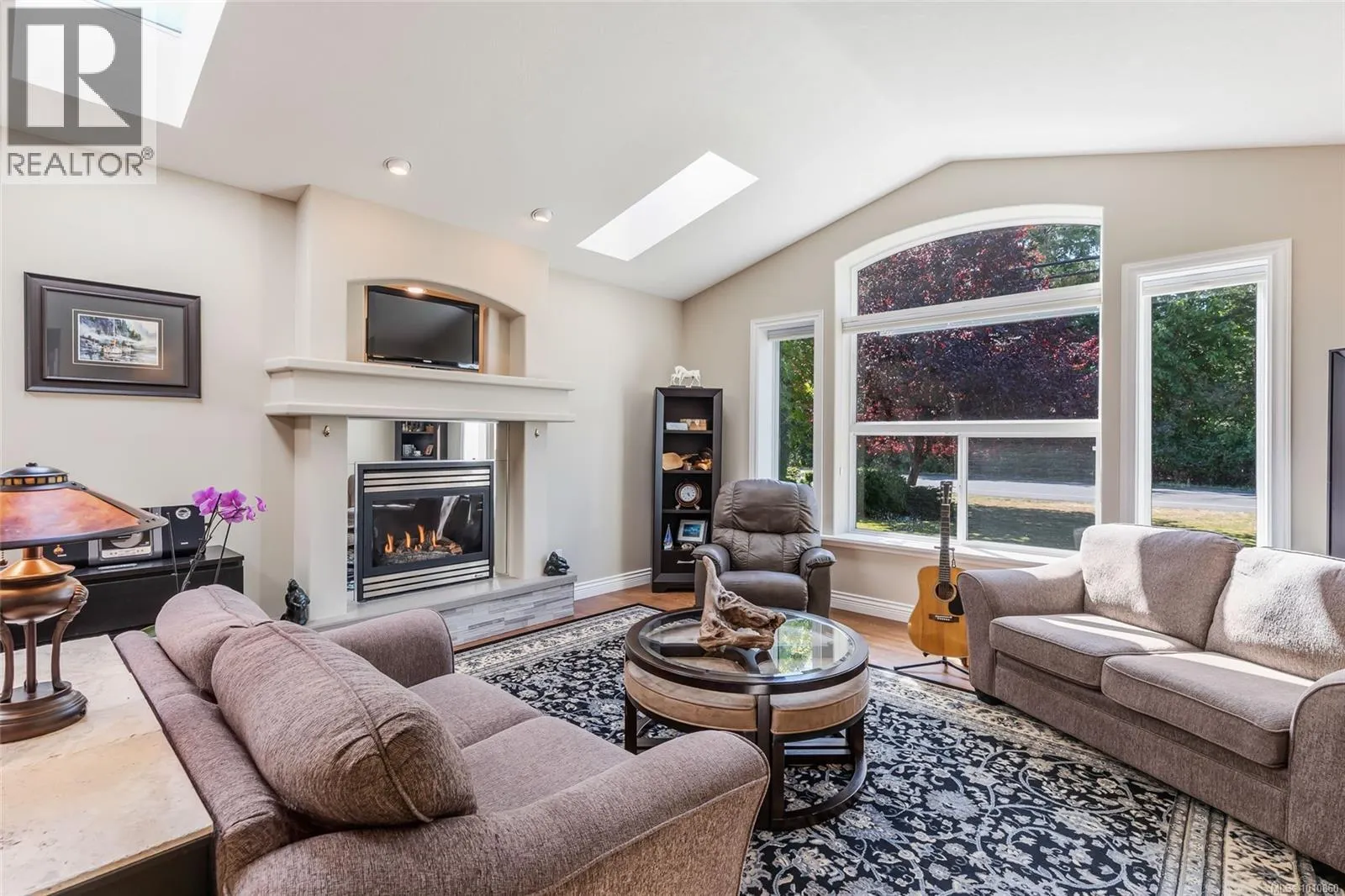 1195 Roberton Blvd