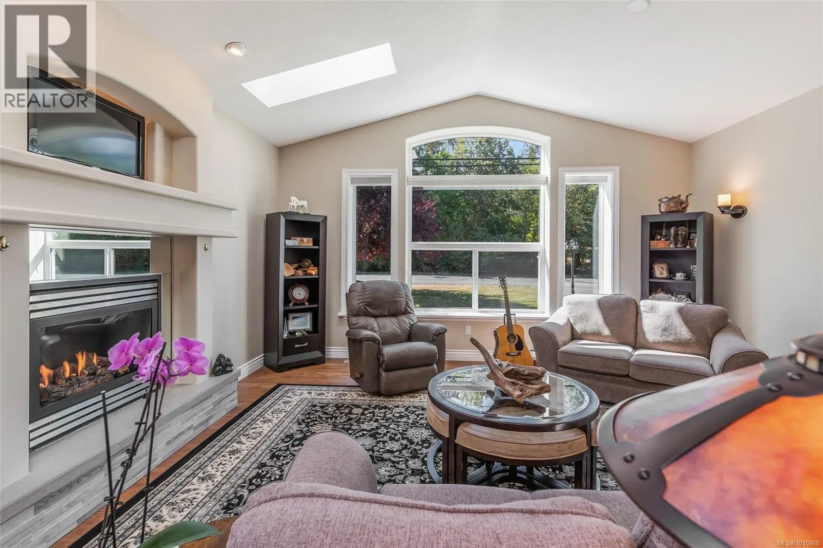 1195 Roberton Blvd
