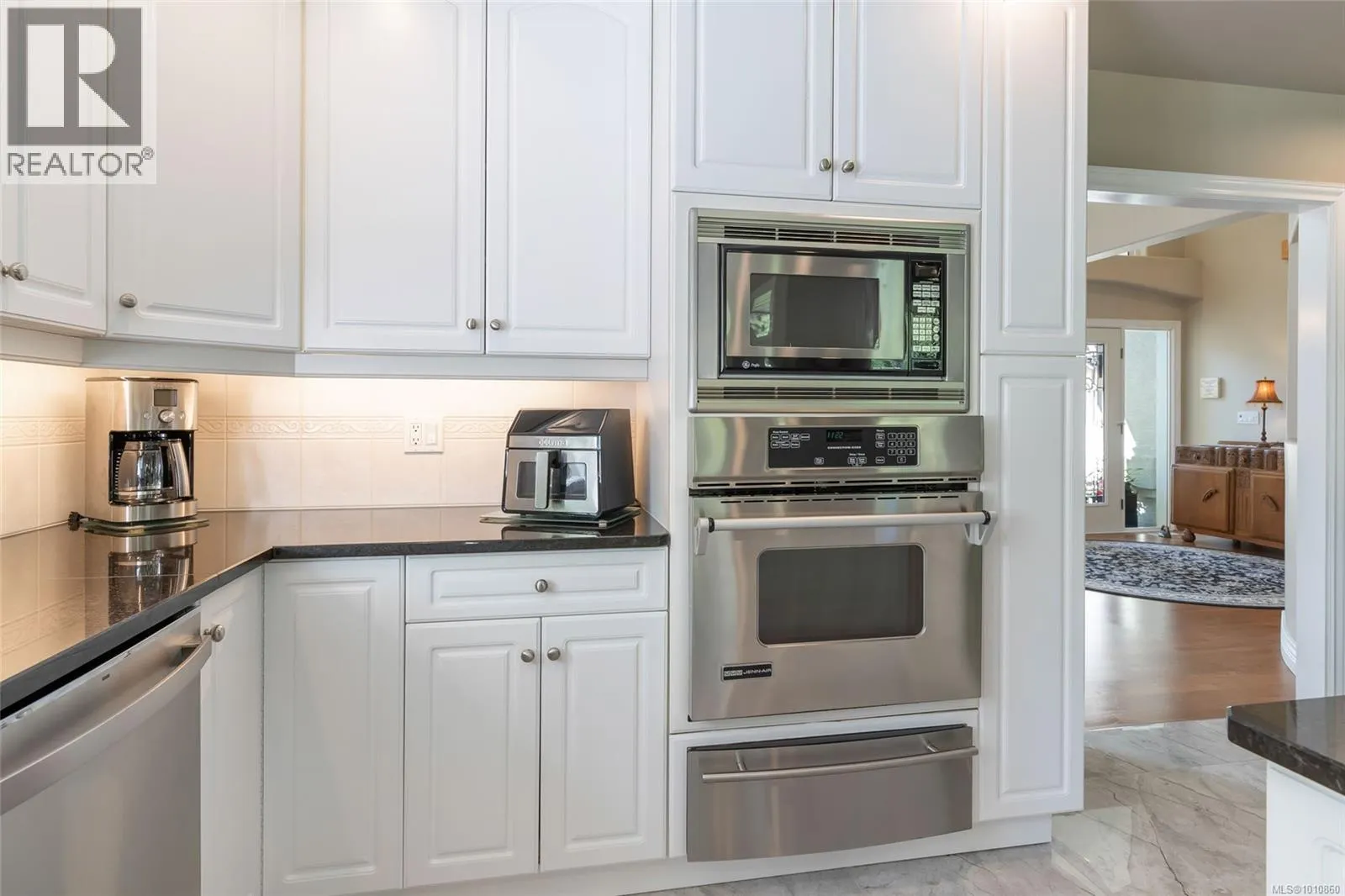 1195 Roberton Blvd