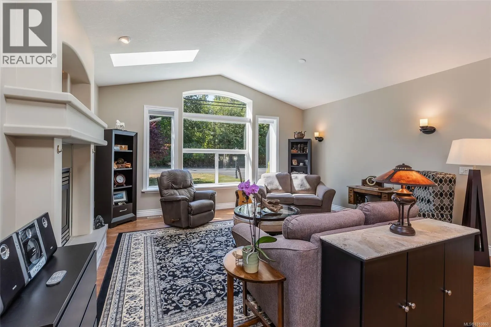 1195 Roberton Blvd