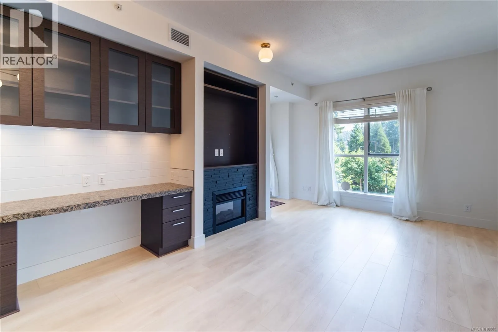 210 1400 Lynburne Pl