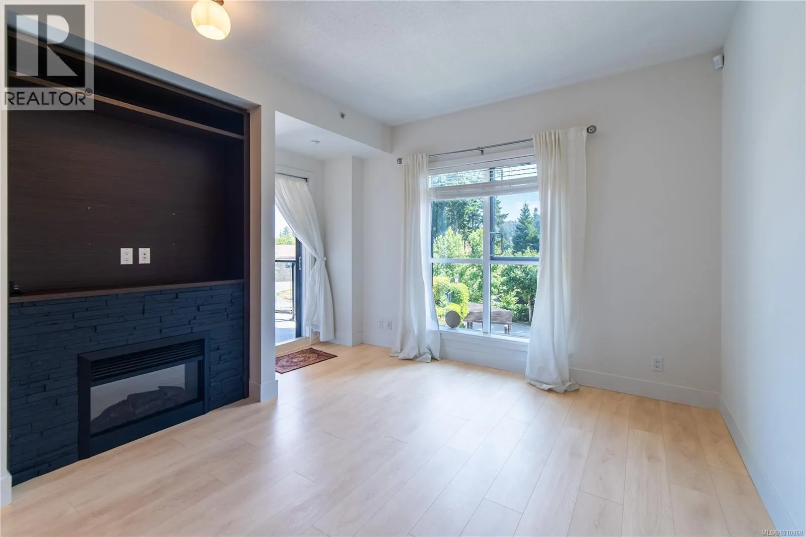 210 1400 Lynburne Pl