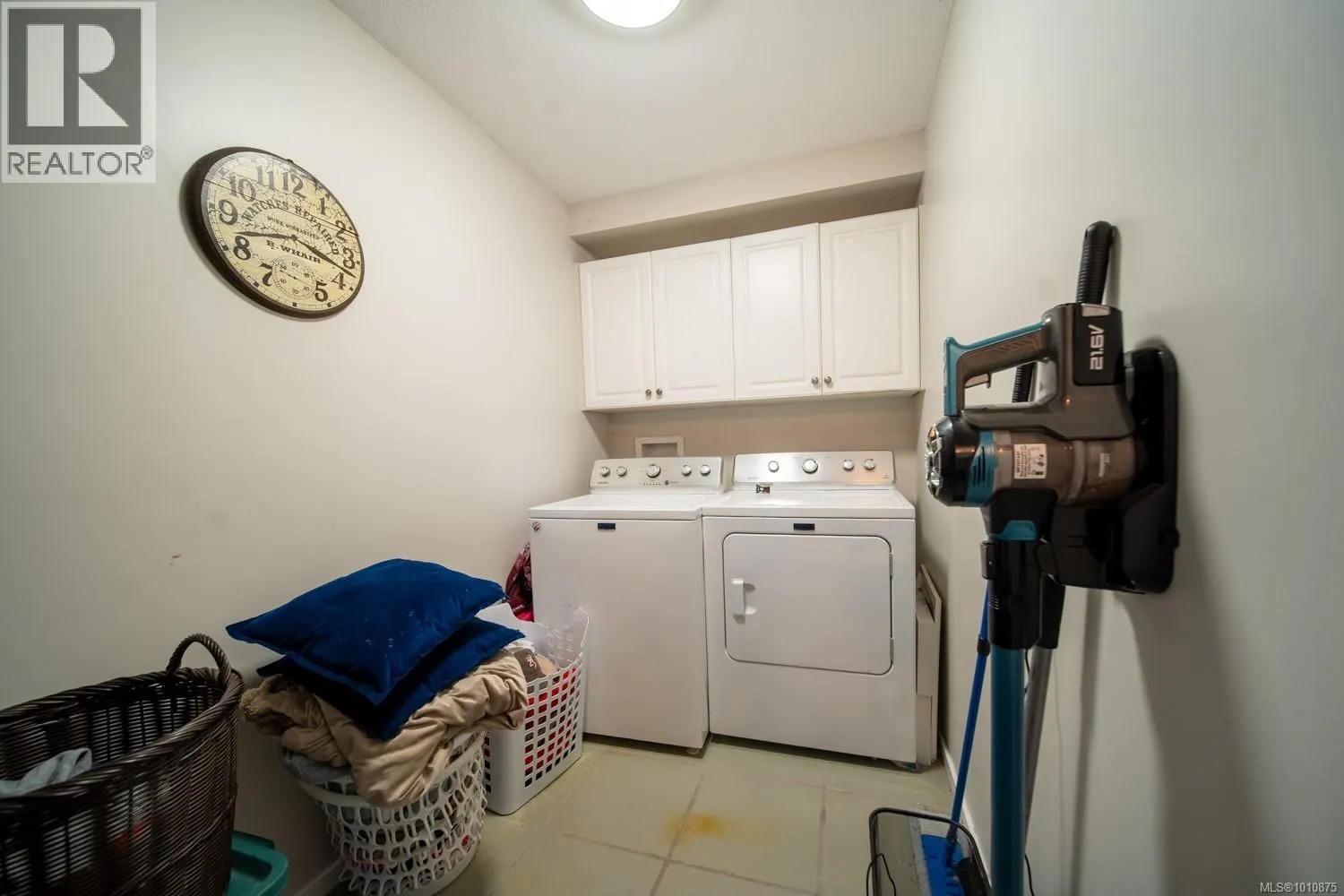 1565 Nimpkish Pl