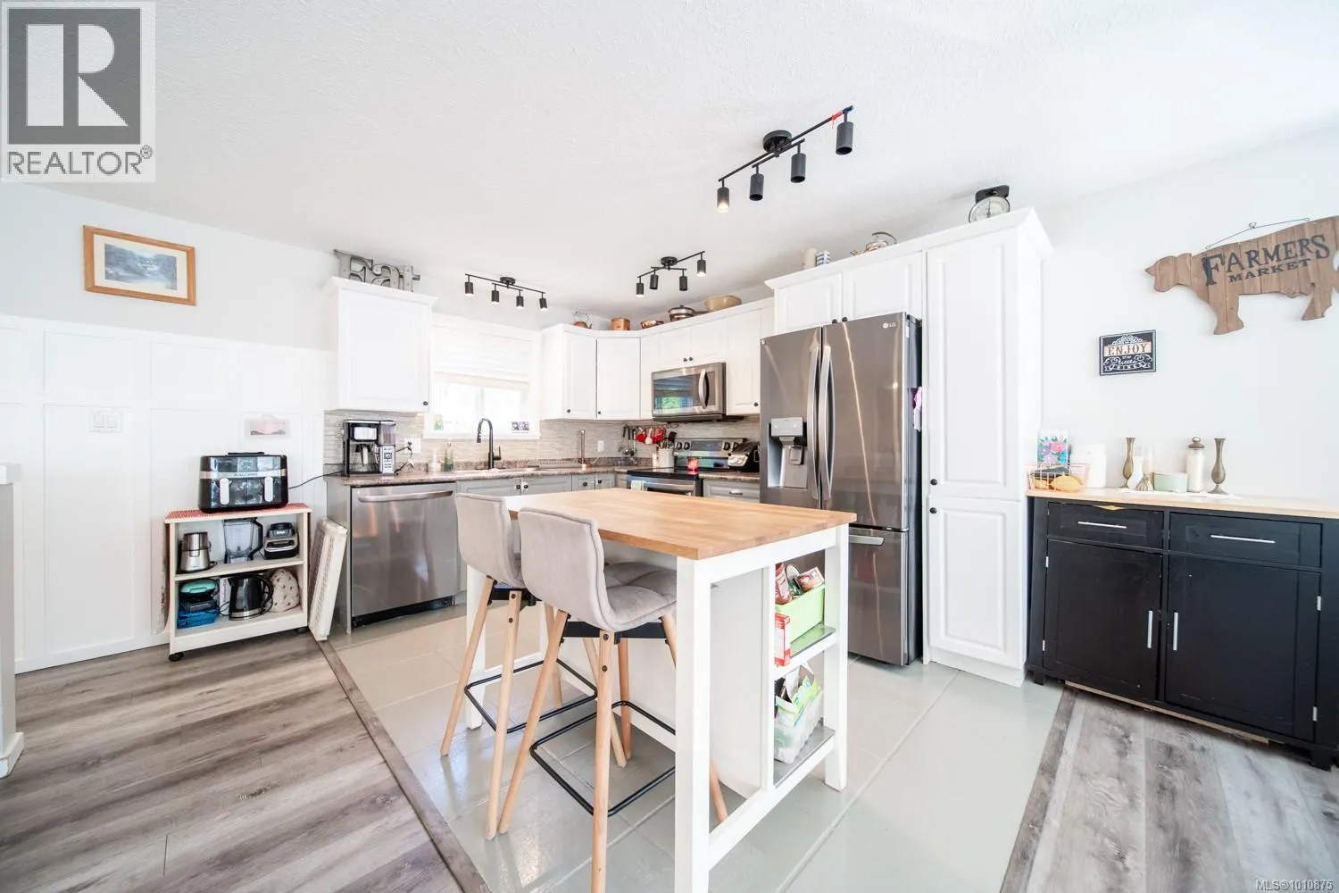 1565 Nimpkish Pl
