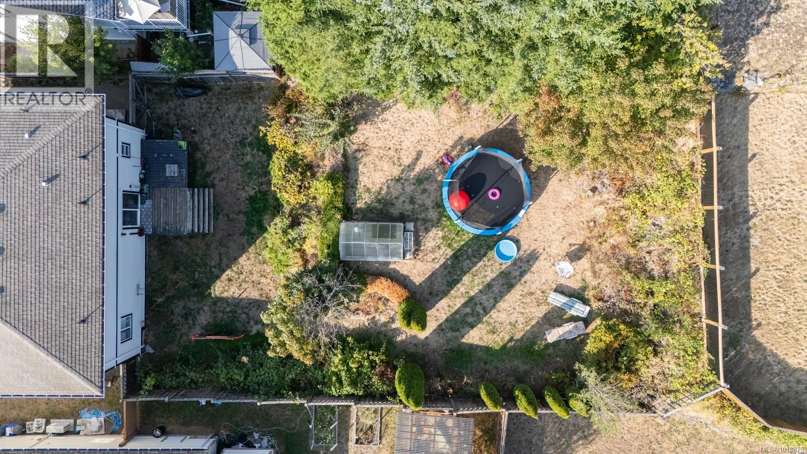 1565 Nimpkish Pl