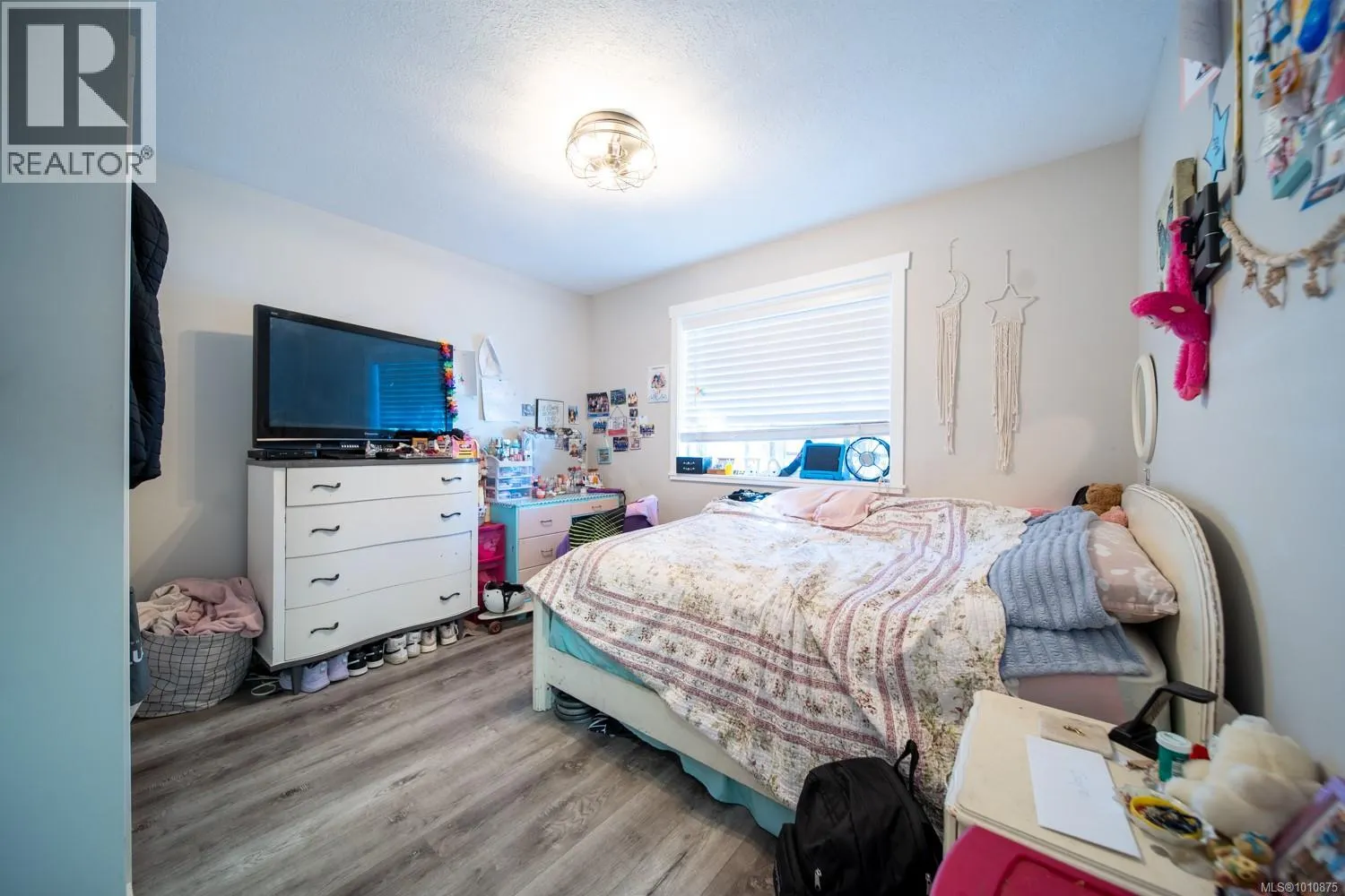 1565 Nimpkish Pl