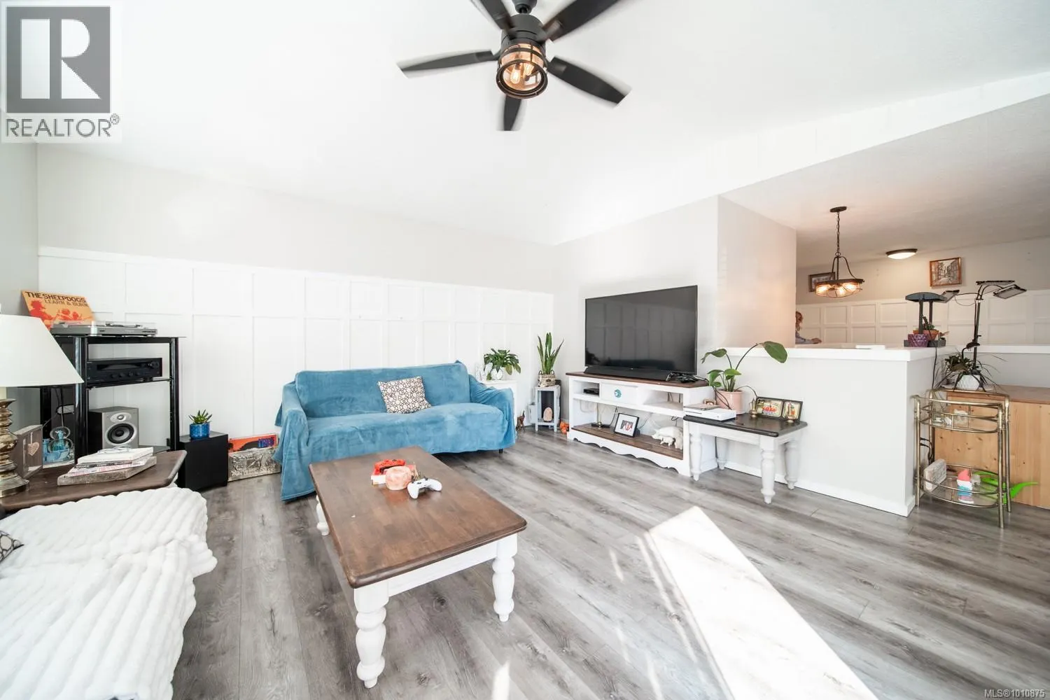 1565 Nimpkish Pl