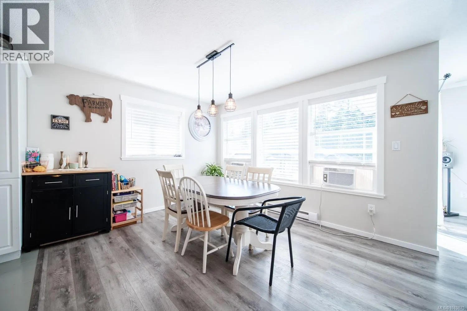 1565 Nimpkish Pl