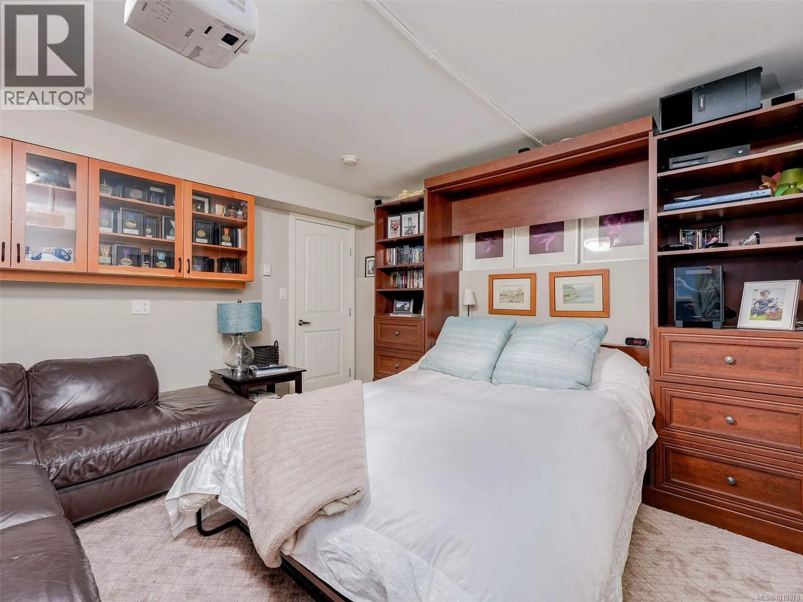 559 Caselton Pl