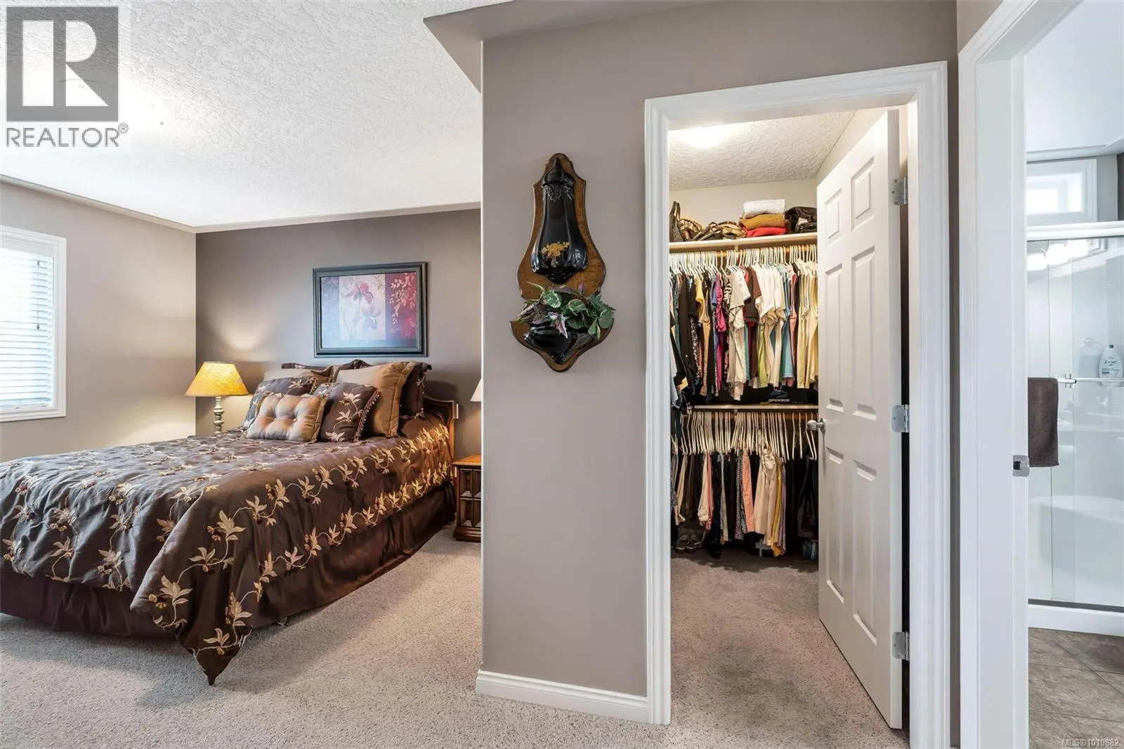 1901 Falcon Cres