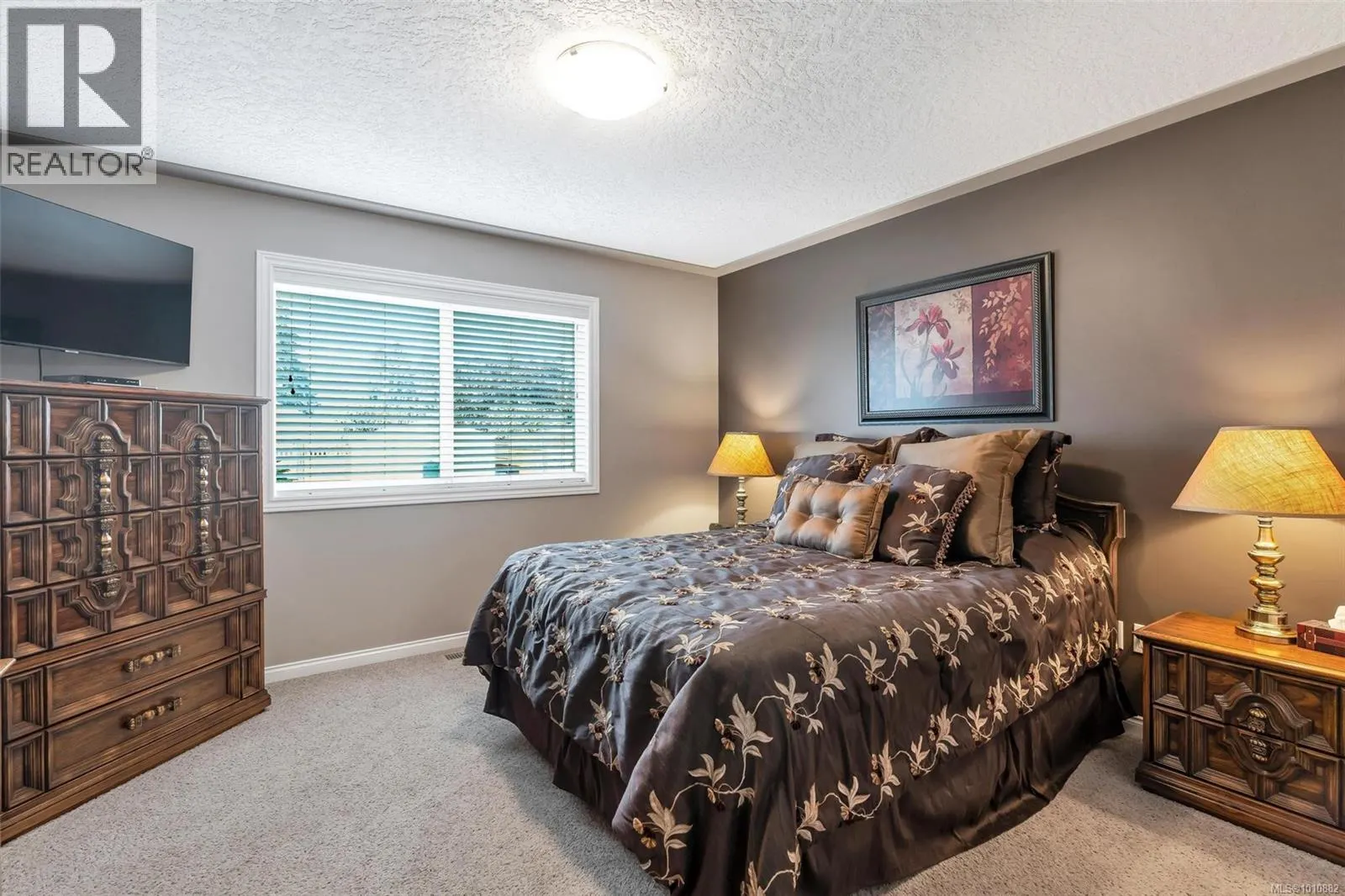 1901 Falcon Cres