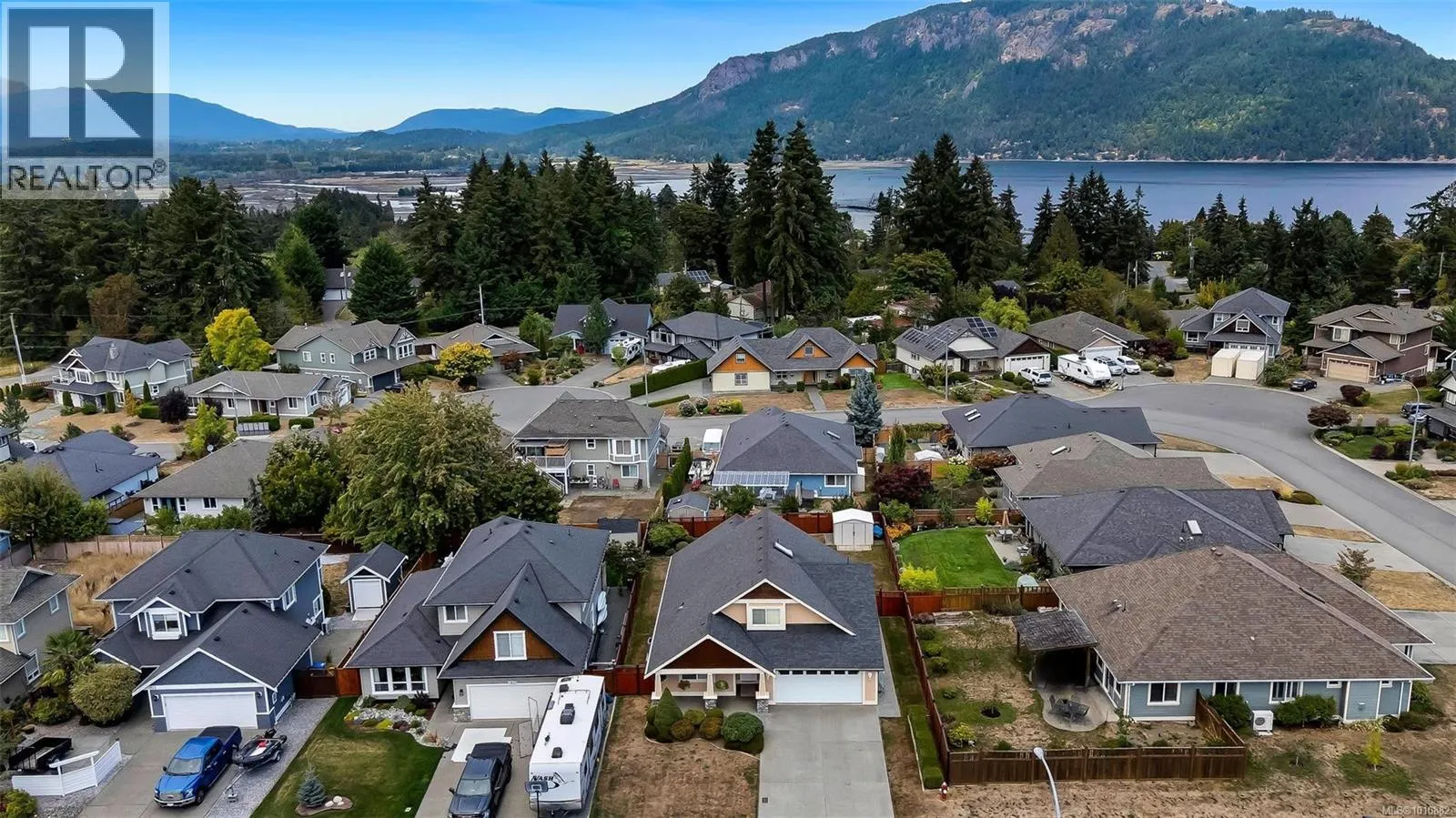1901 Falcon Cres