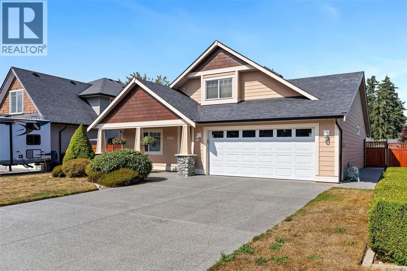 1901 Falcon Cres