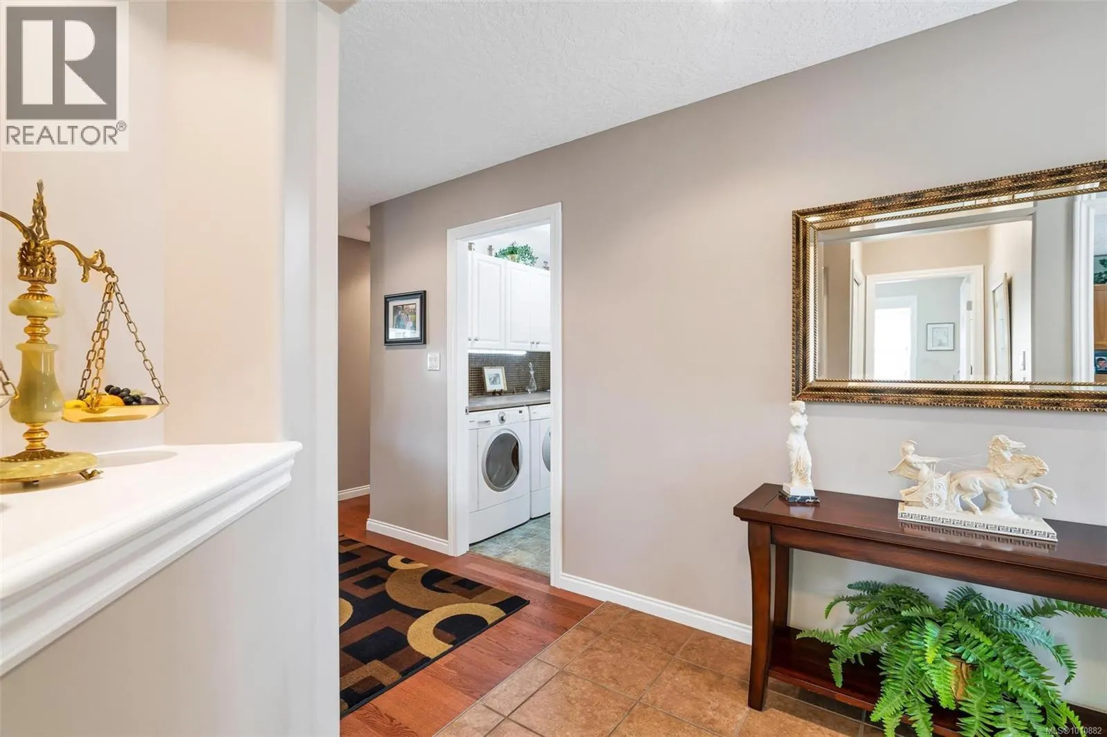 1901 Falcon Cres