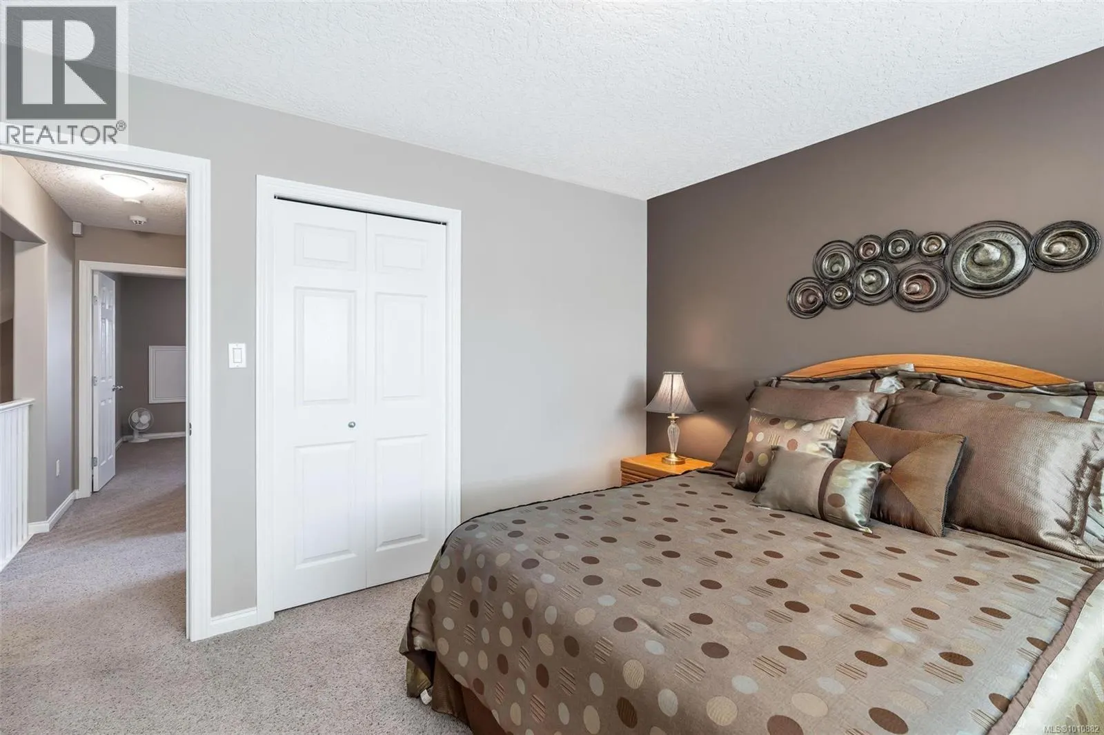 1901 Falcon Cres