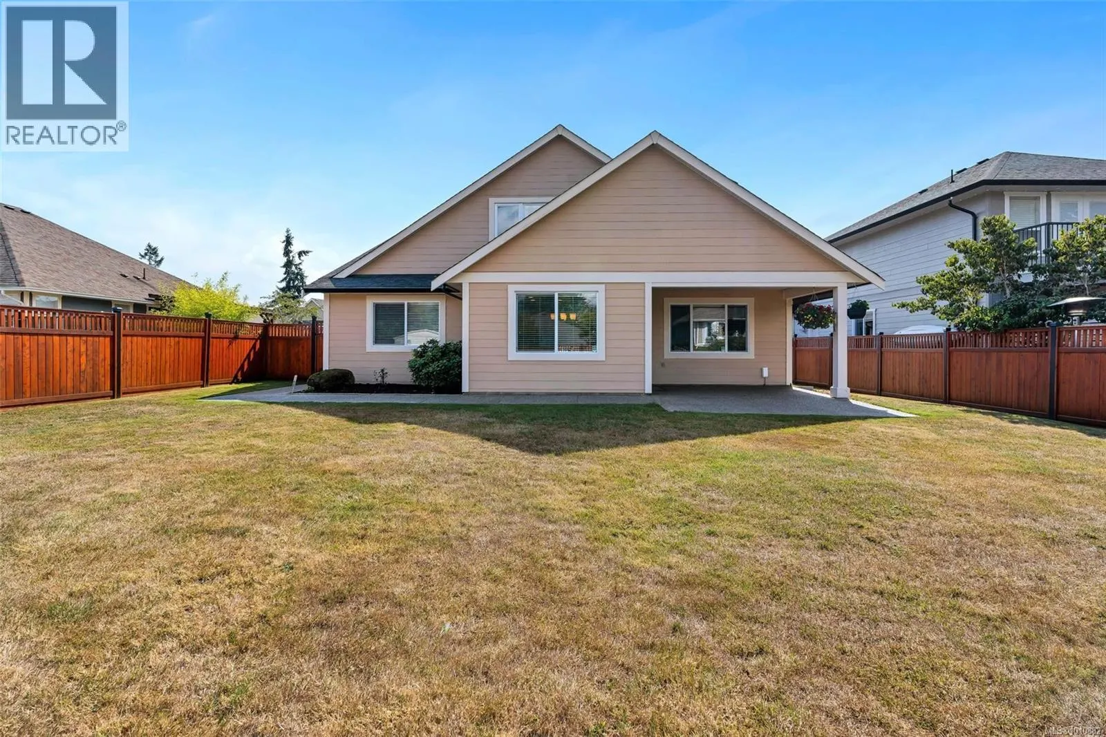 1901 Falcon Cres