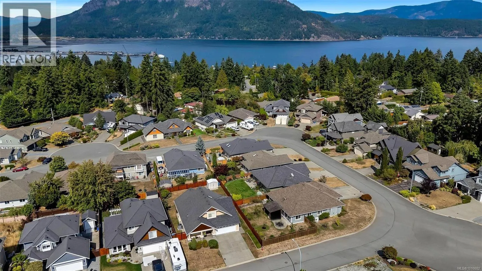 1901 Falcon Cres