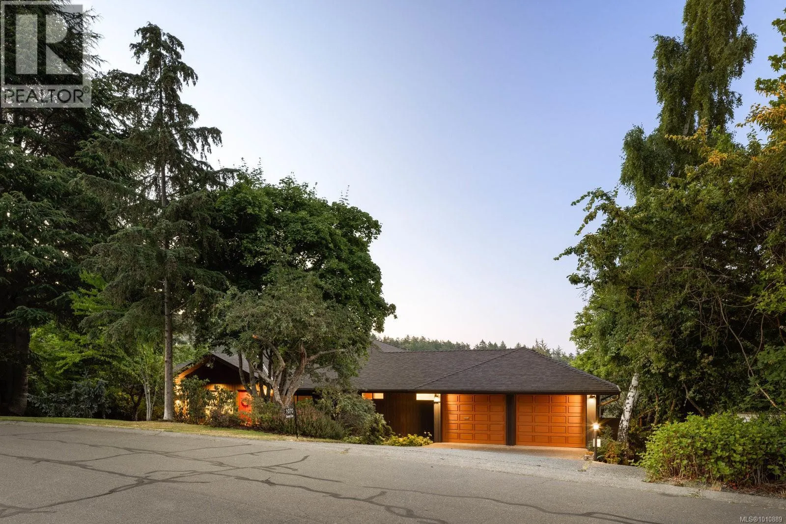 1070 Donwood Dr