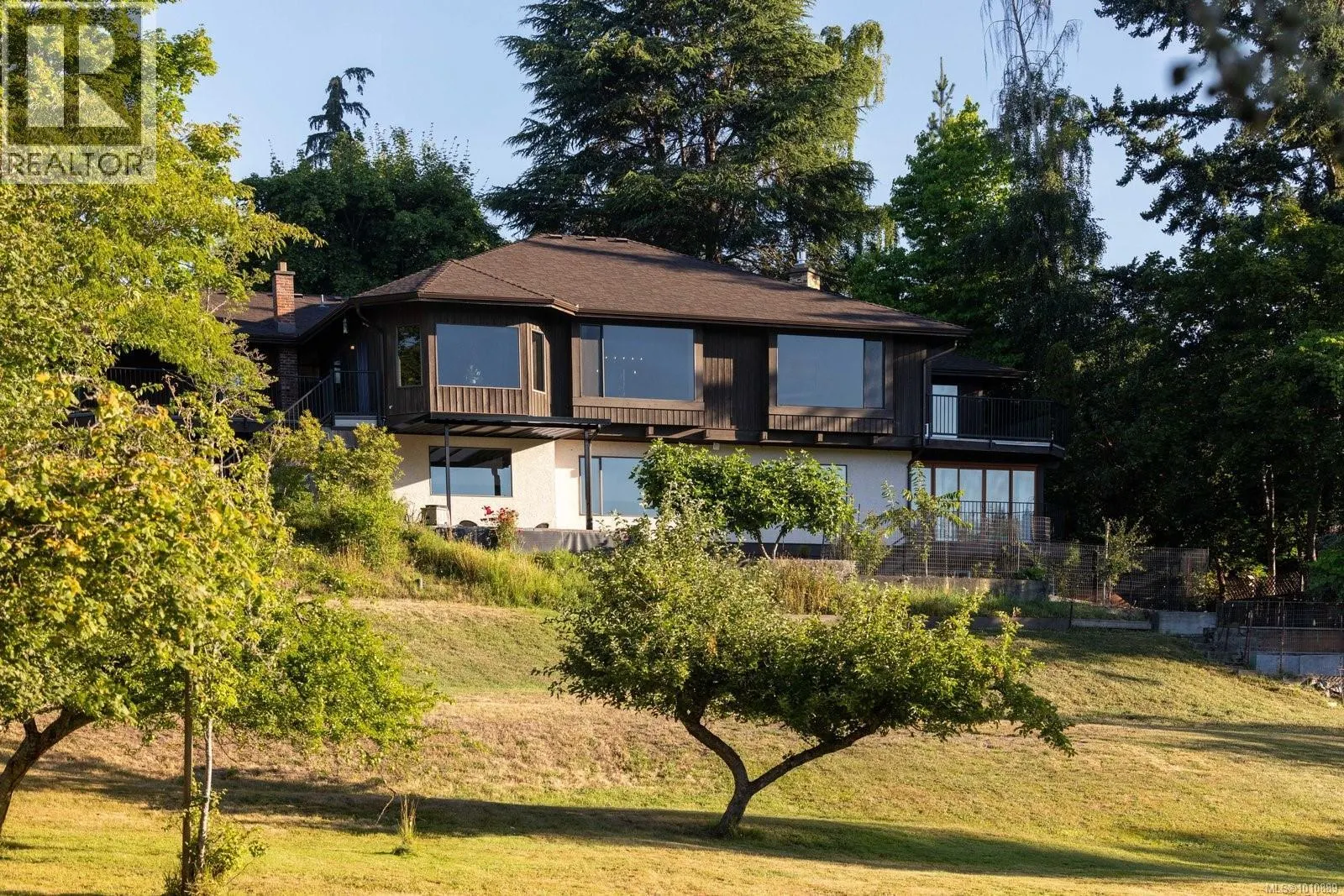 1070 Donwood Dr