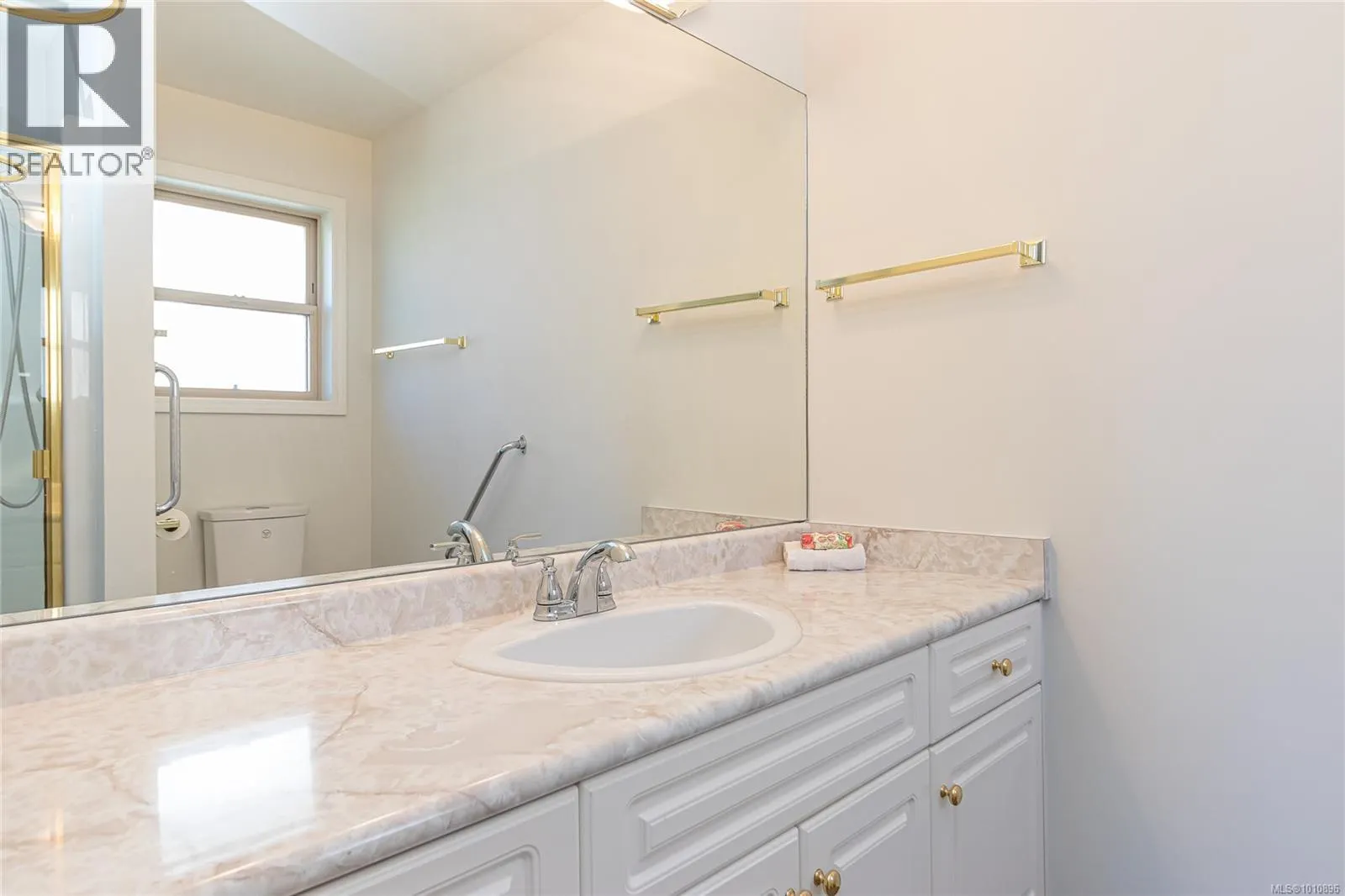 1118 Roberton Blvd