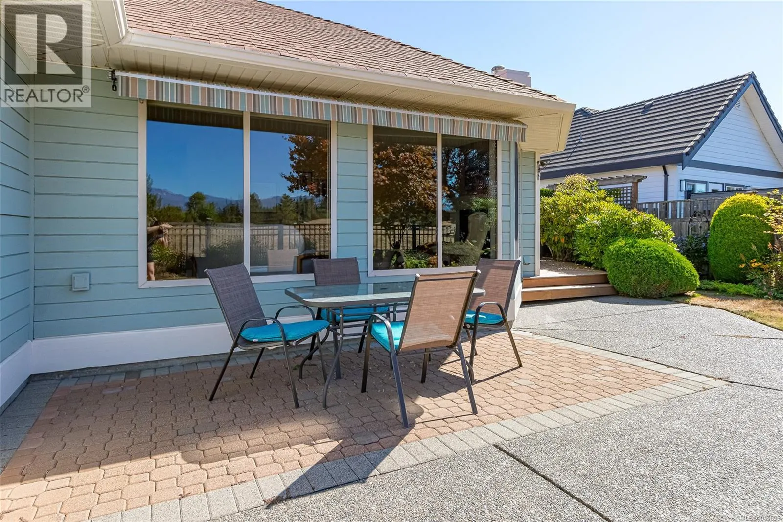 1118 Roberton Blvd