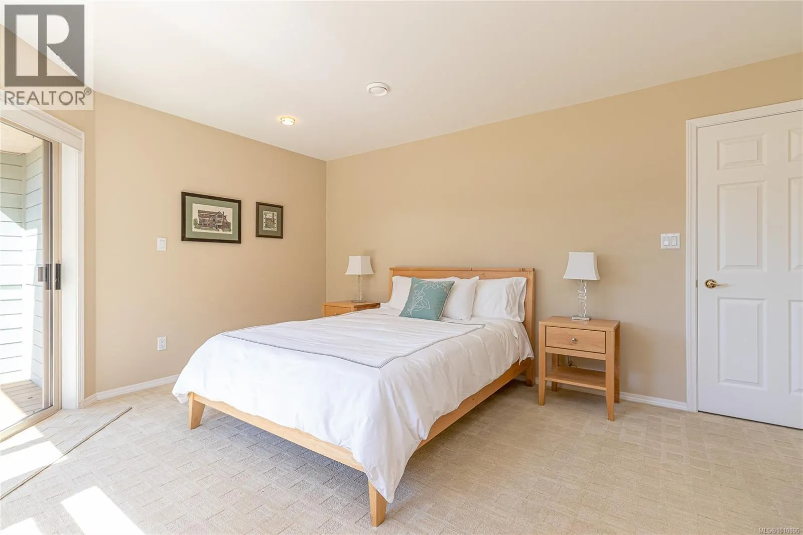 1118 Roberton Blvd