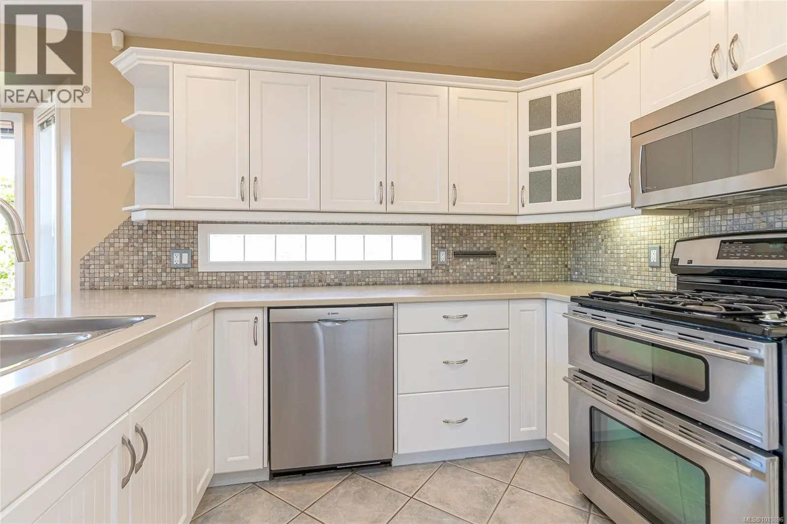 1118 Roberton Blvd