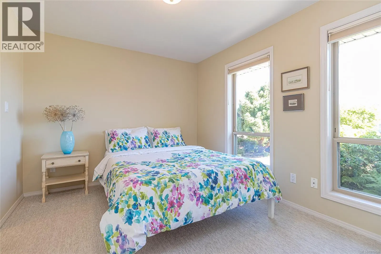 1118 Roberton Blvd
