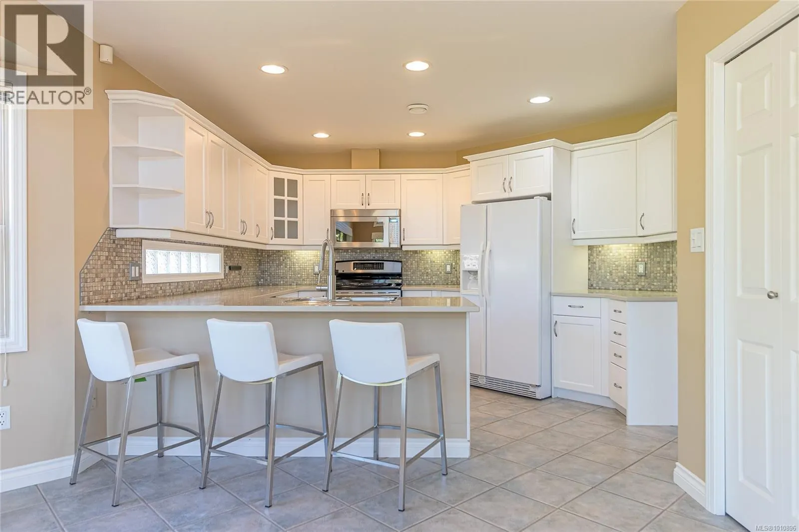 1118 Roberton Blvd