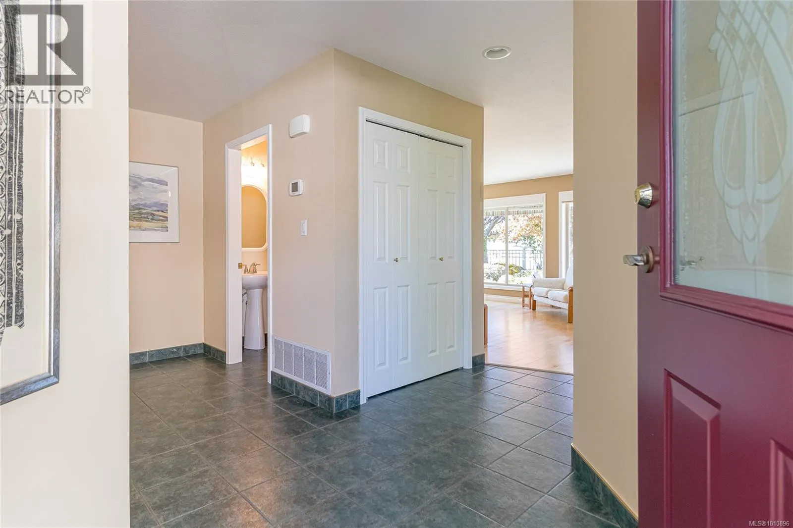 1118 Roberton Blvd