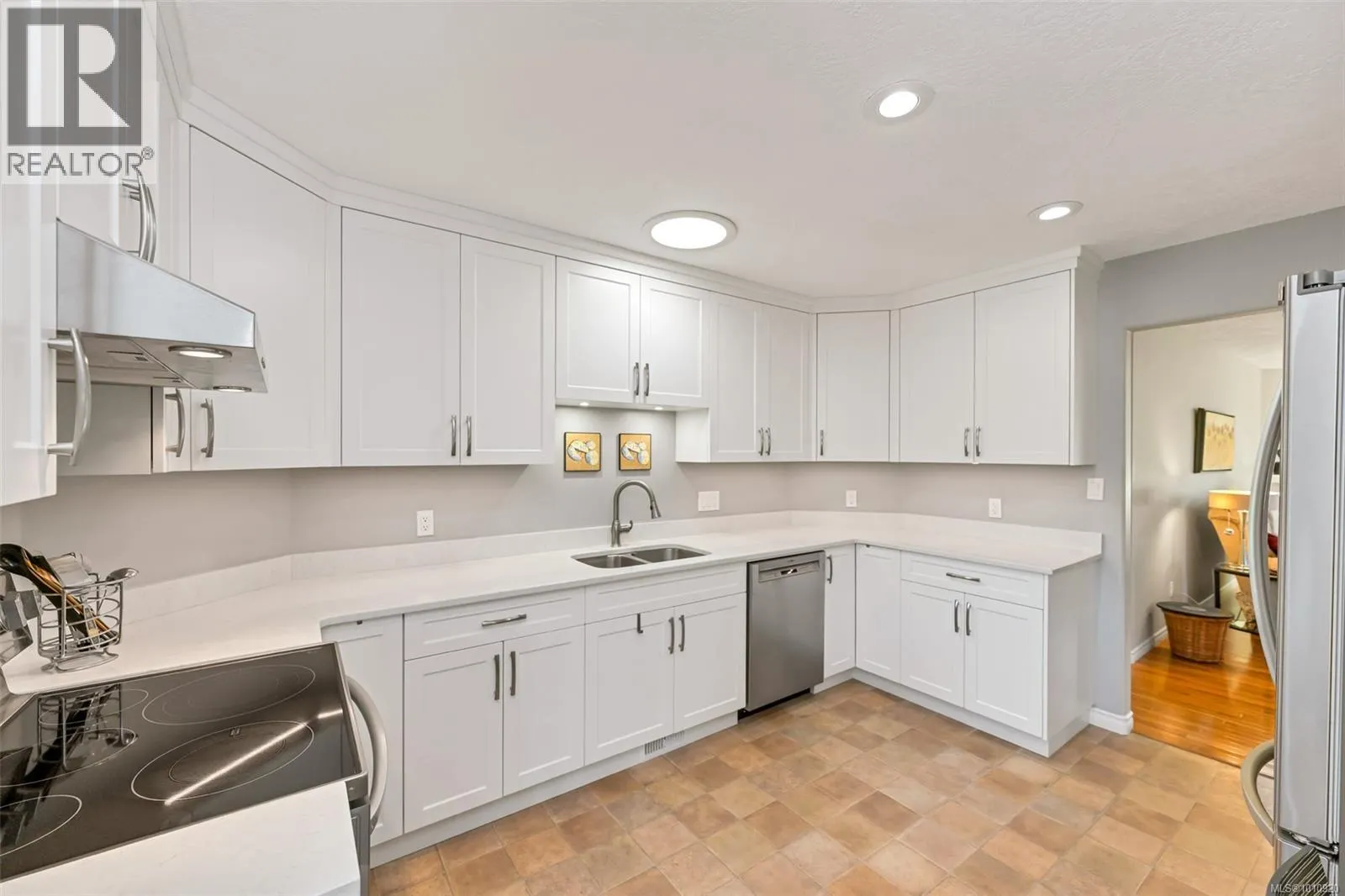 6100 Denali Dr