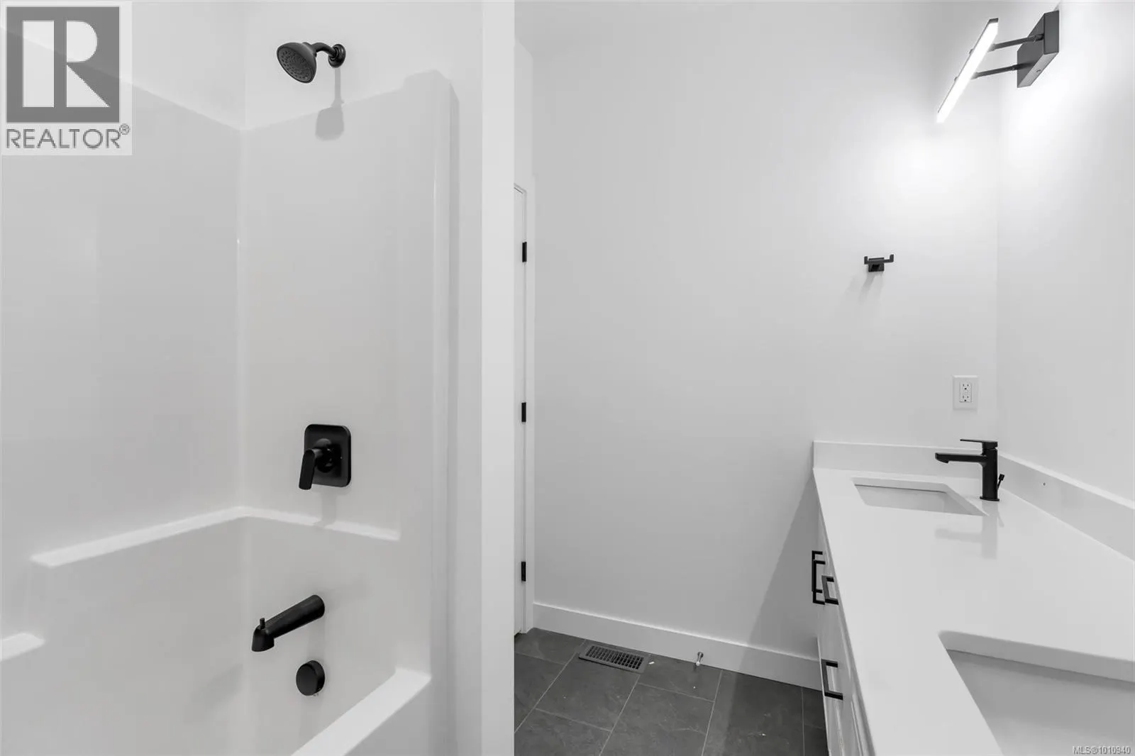 108 Plante Cres