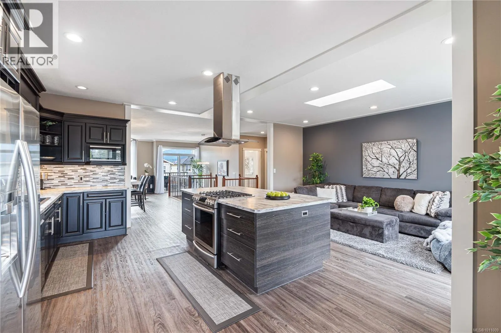 2148 Lark Cres