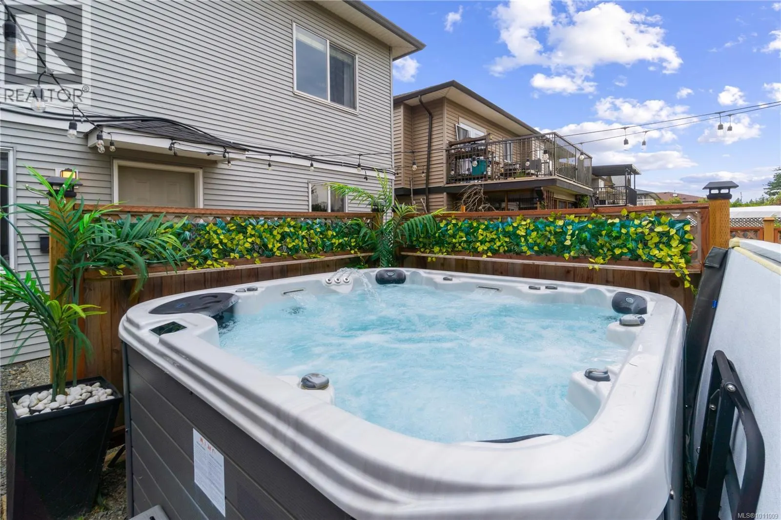 2148 Lark Cres