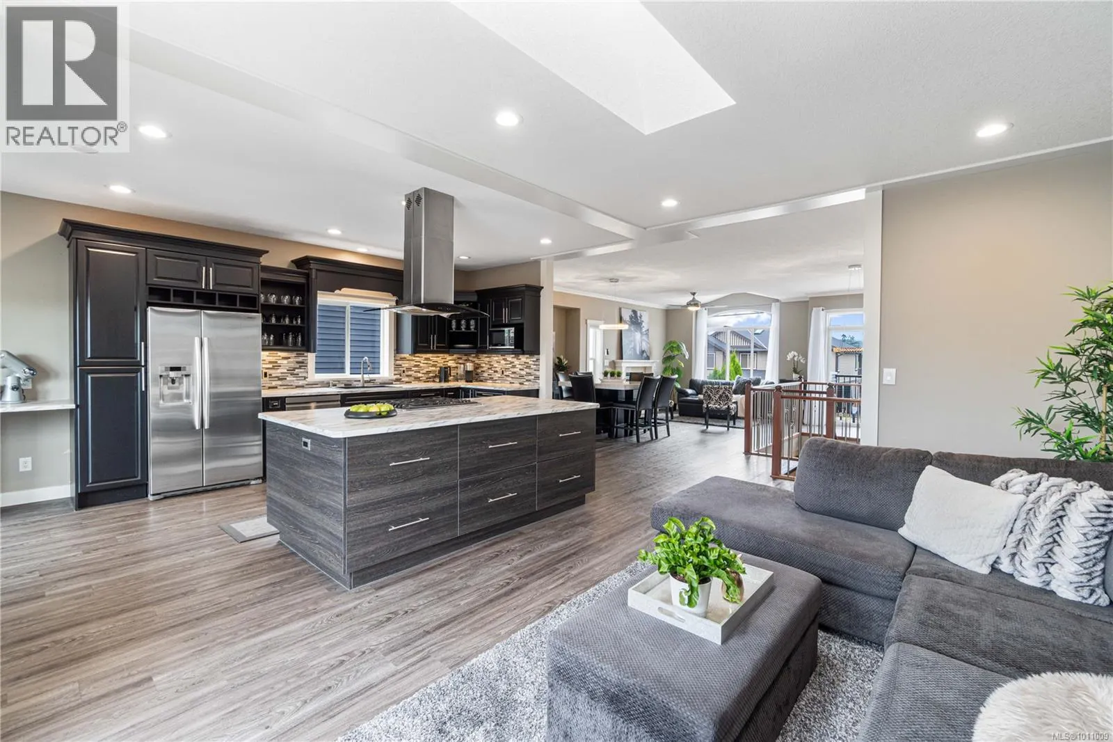 2148 Lark Cres