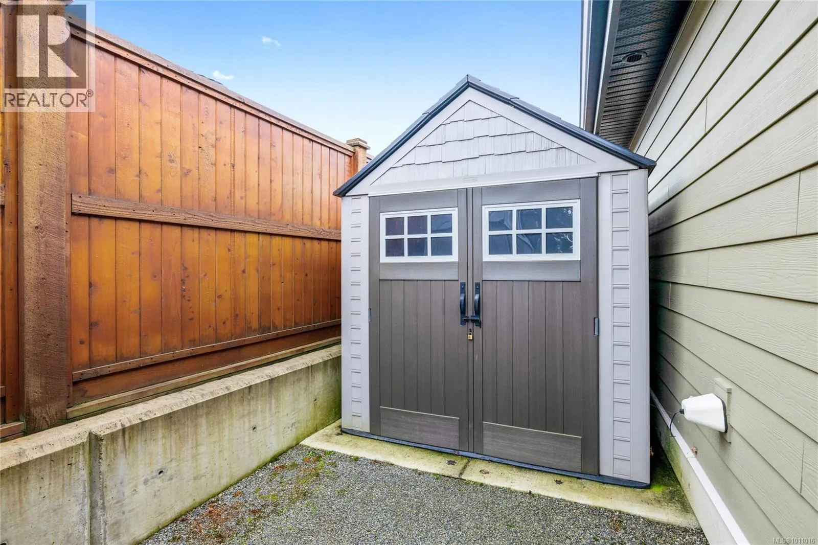 1004 Brookfield Cres