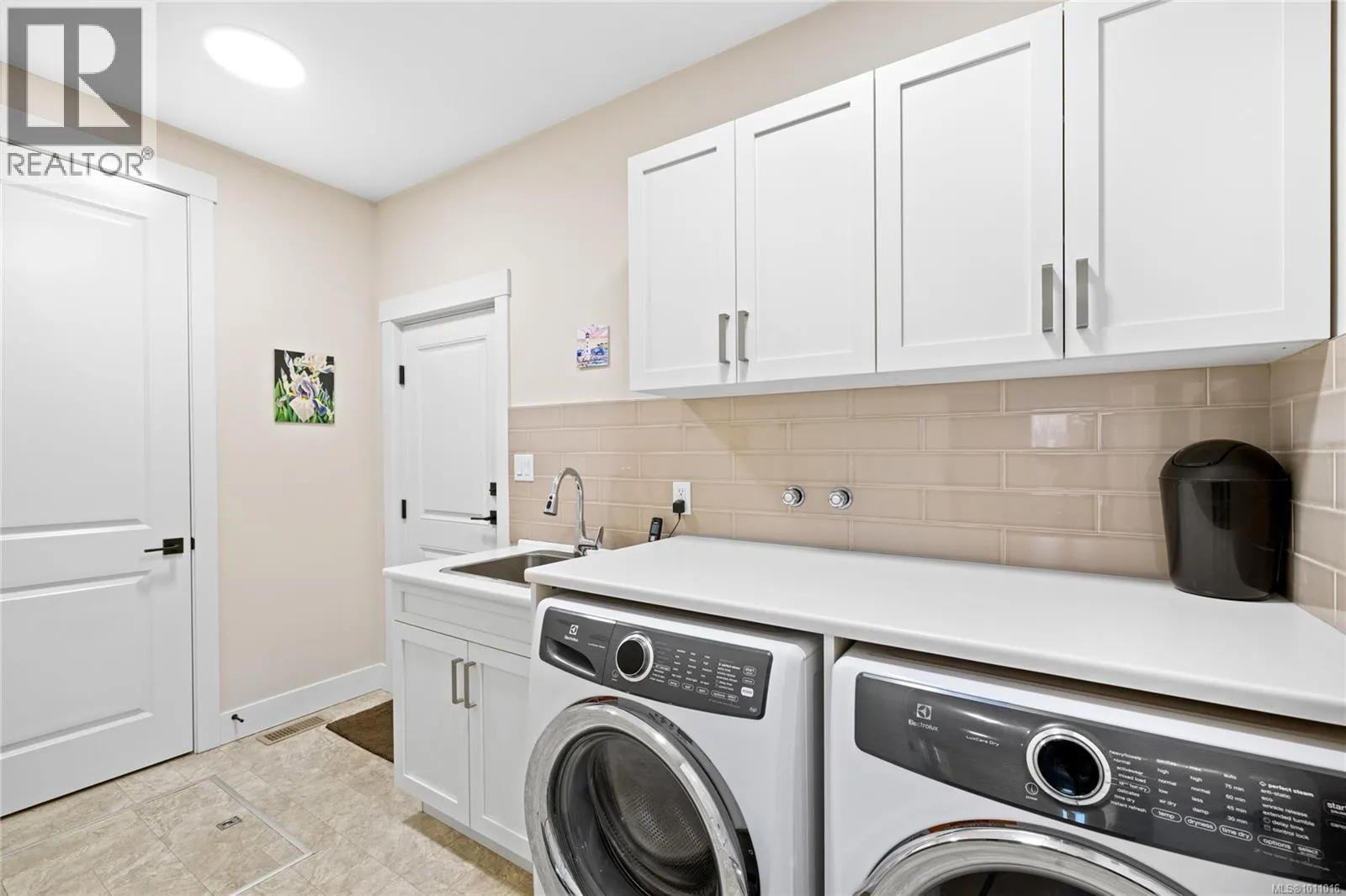 1004 Brookfield Cres