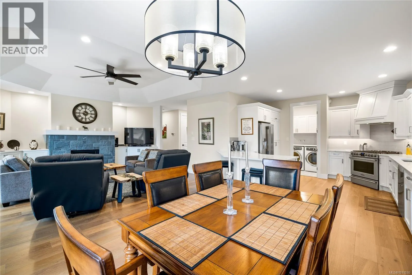 1004 Brookfield Cres