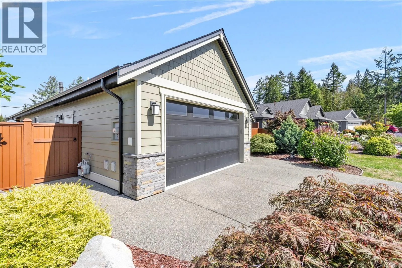 1004 Brookfield Cres