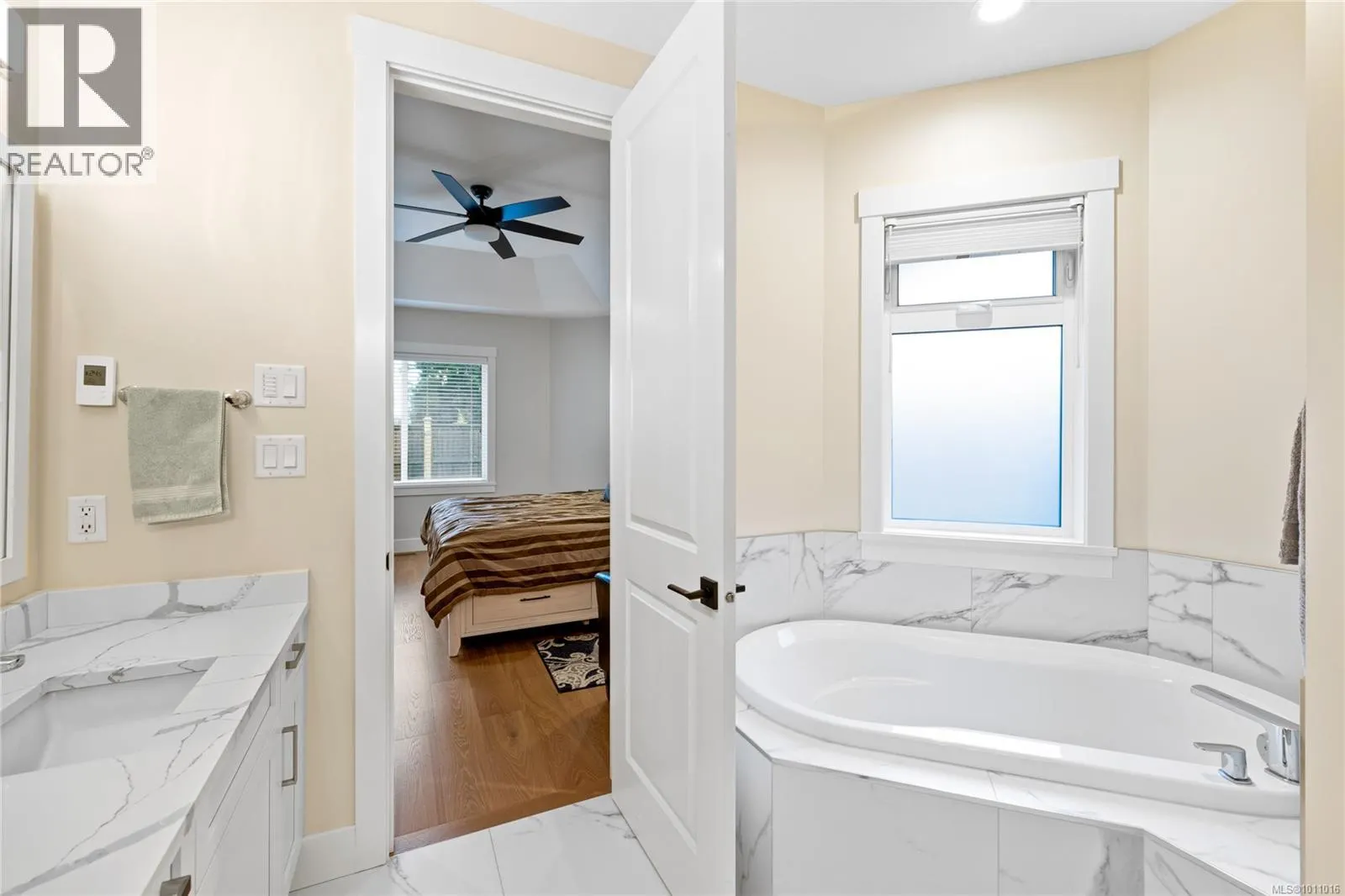 1004 Brookfield Cres
