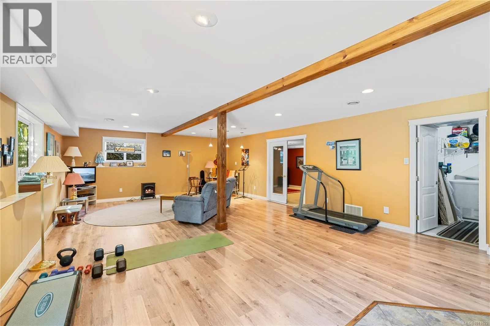 6127 Kiara Pl