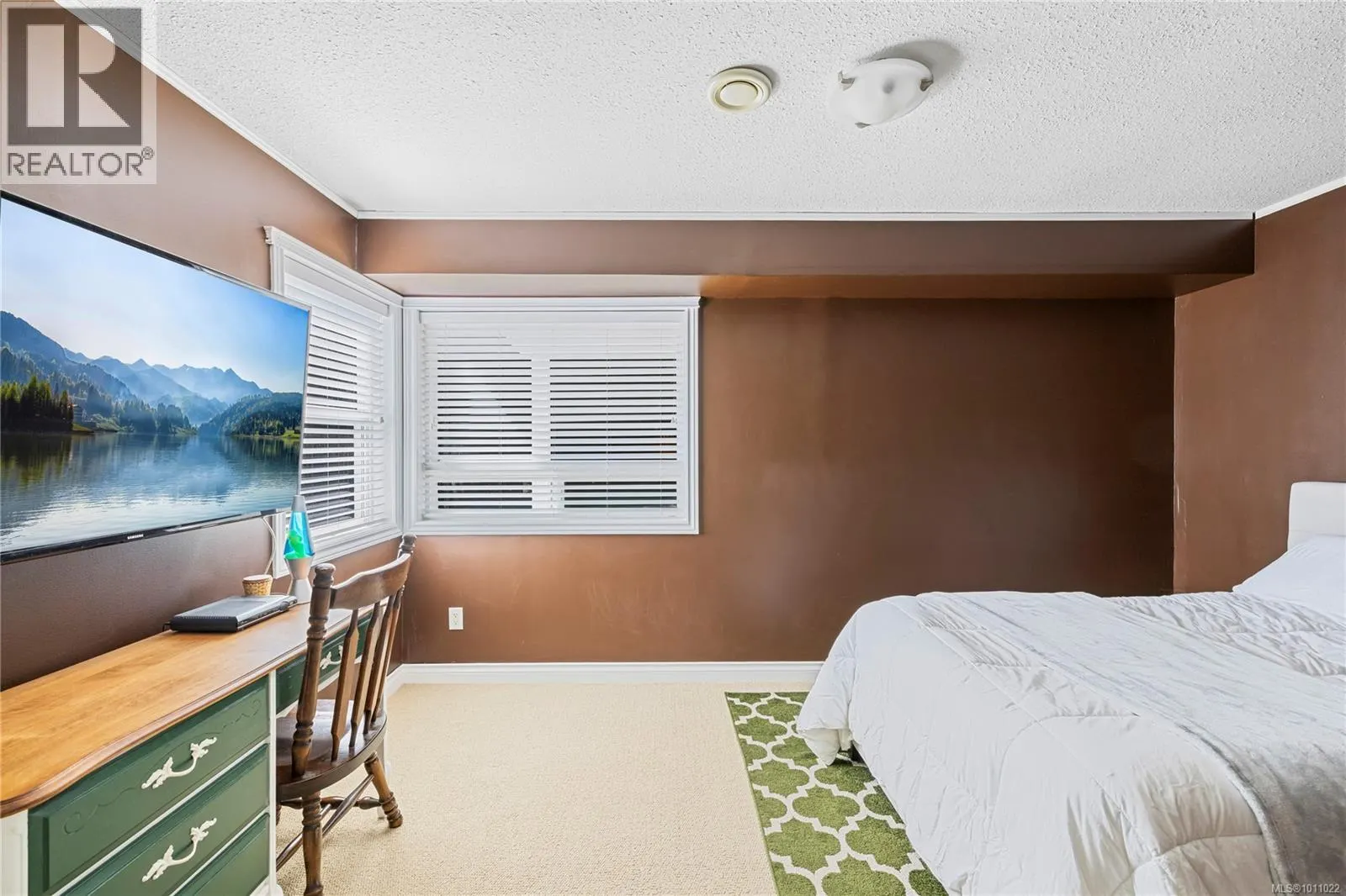 6127 Kiara Pl