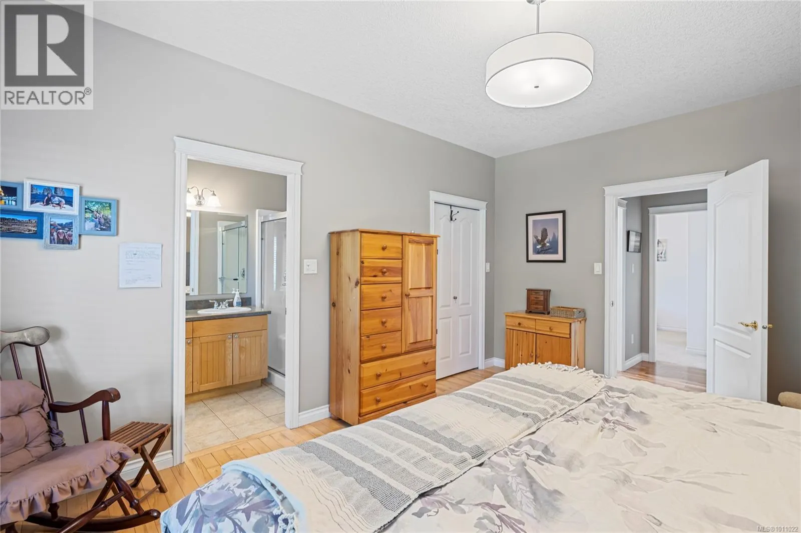 6127 Kiara Pl