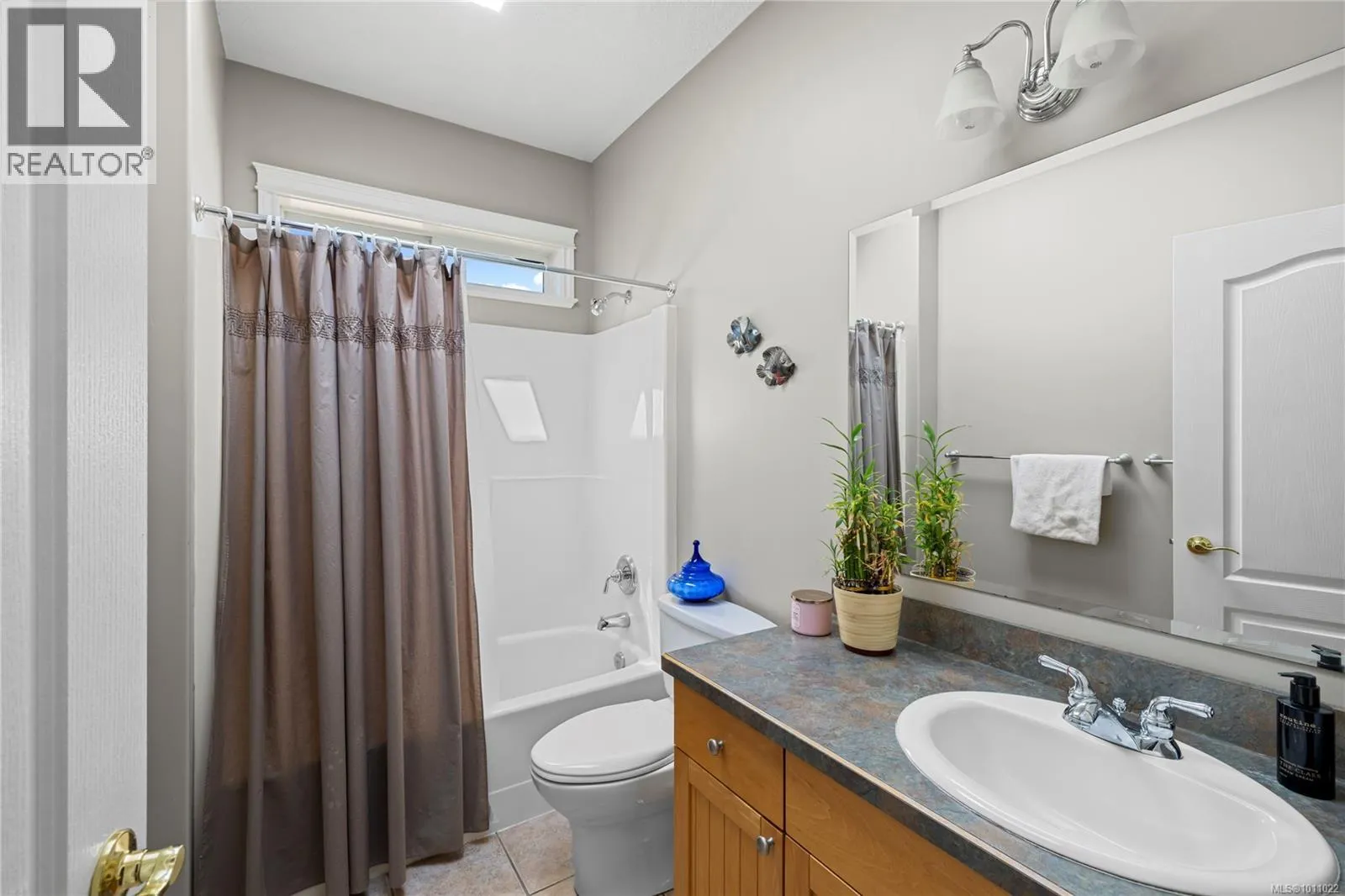 6127 Kiara Pl