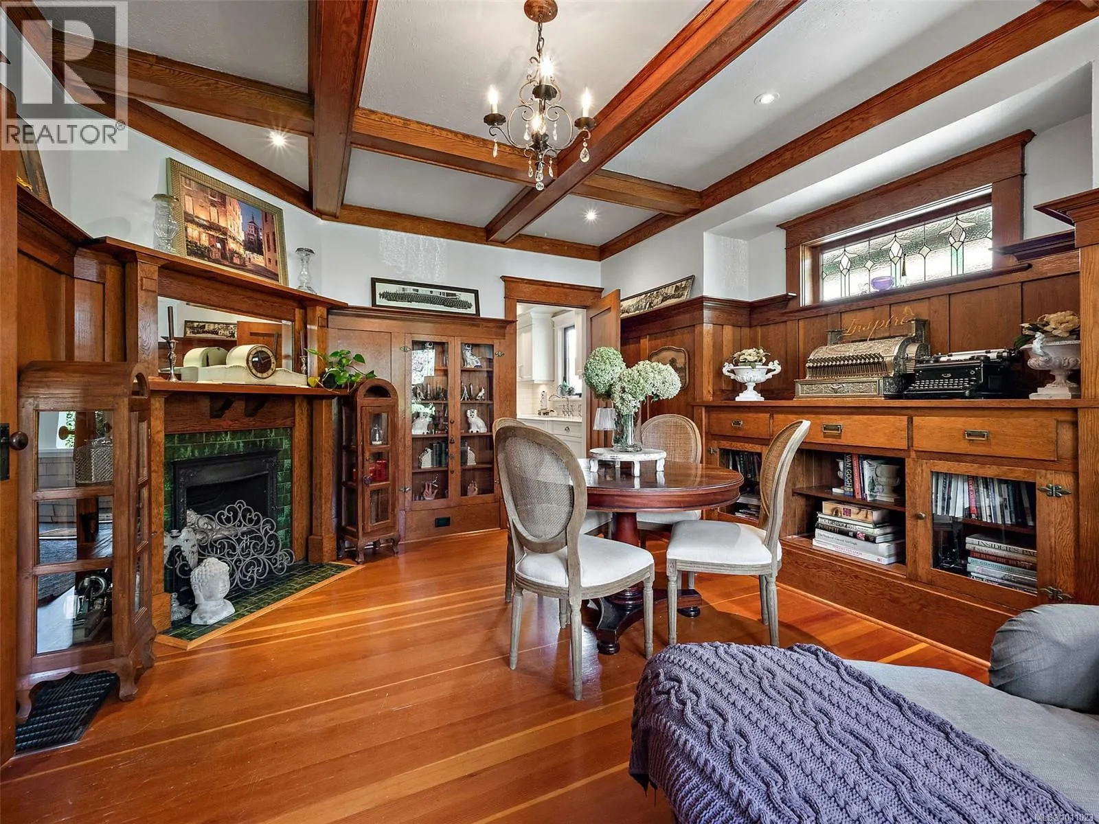 1215 Vista Hts
