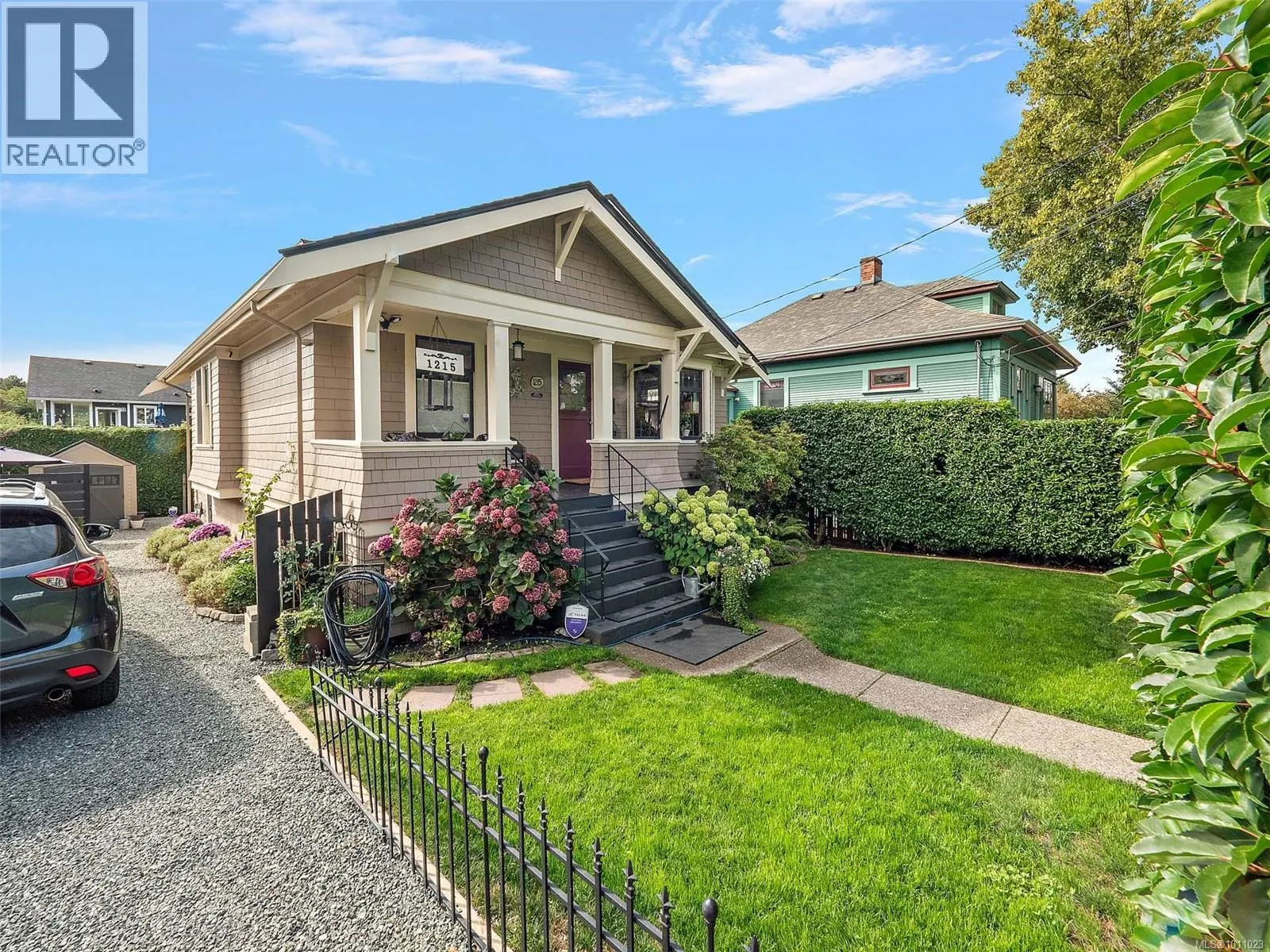 1215 Vista Hts