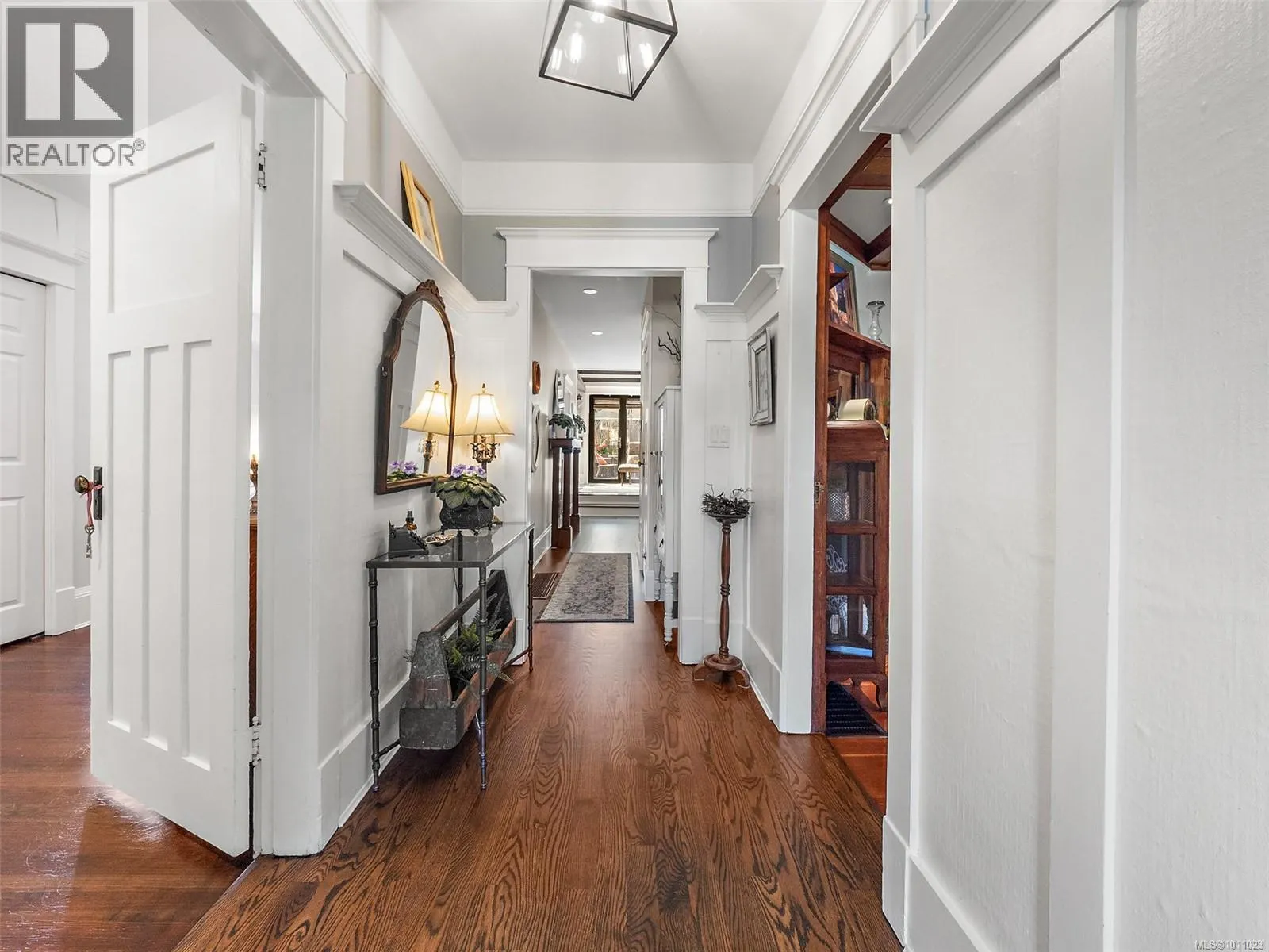 1215 Vista Hts