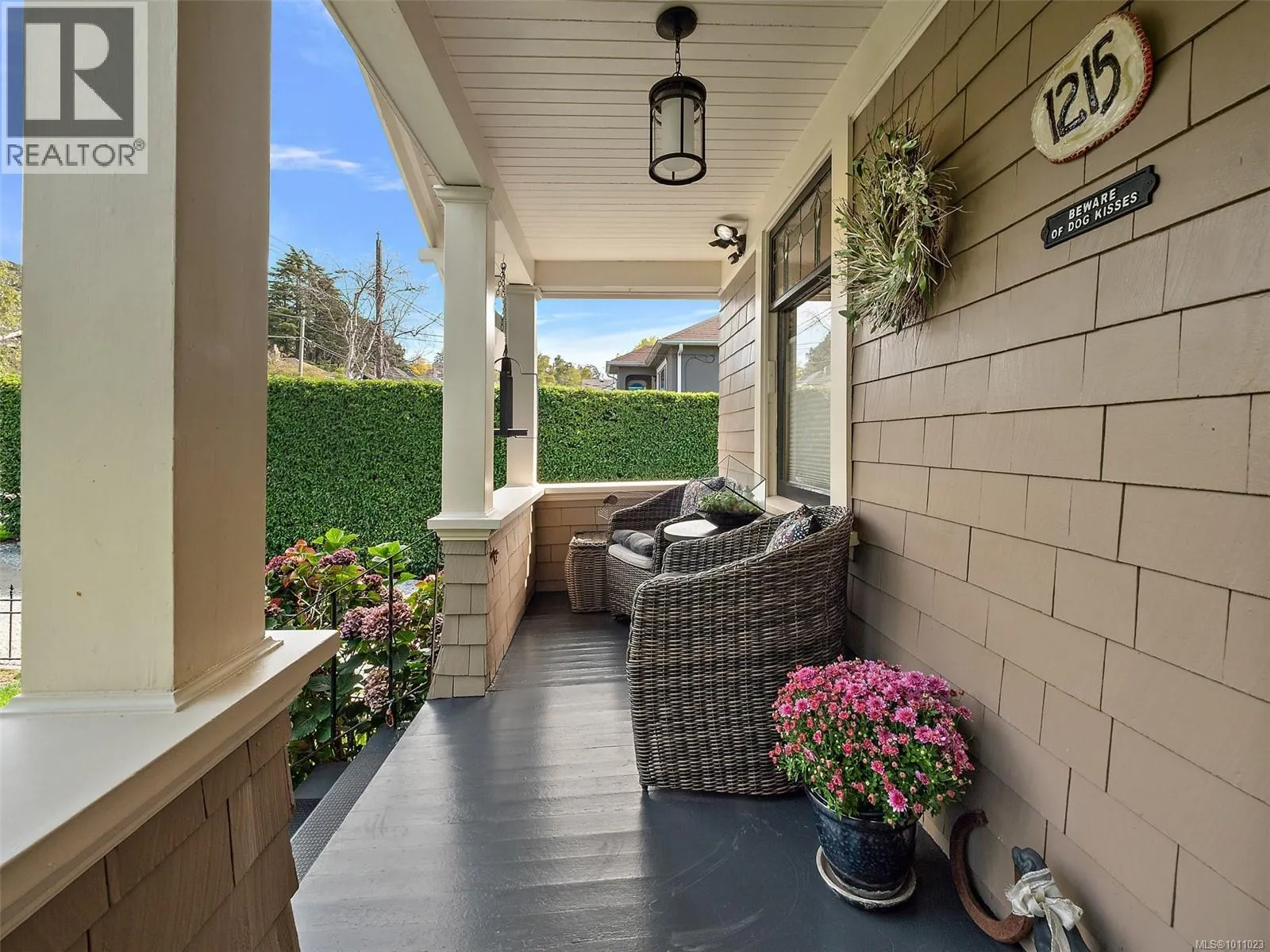 1215 Vista Hts