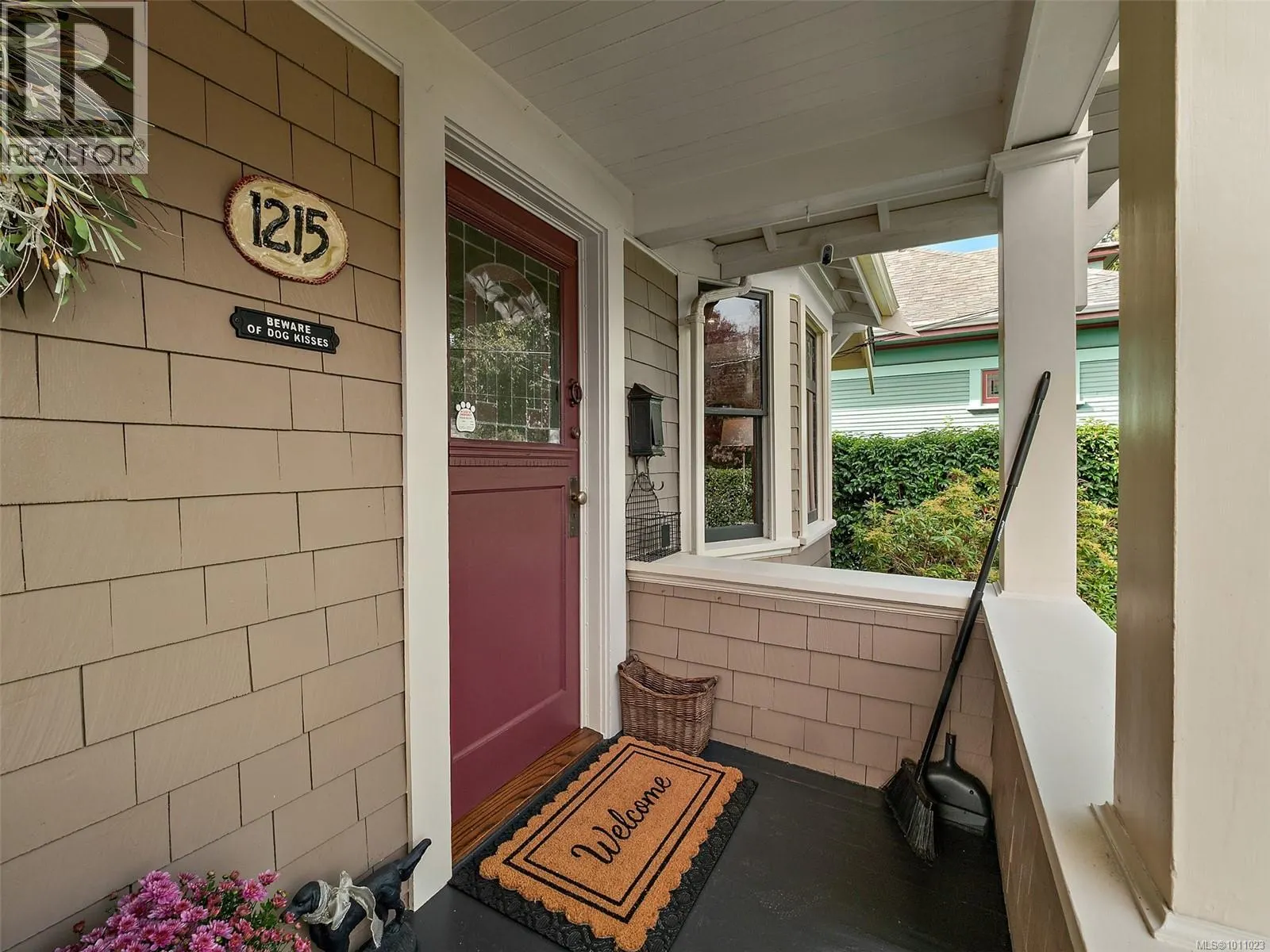 1215 Vista Hts