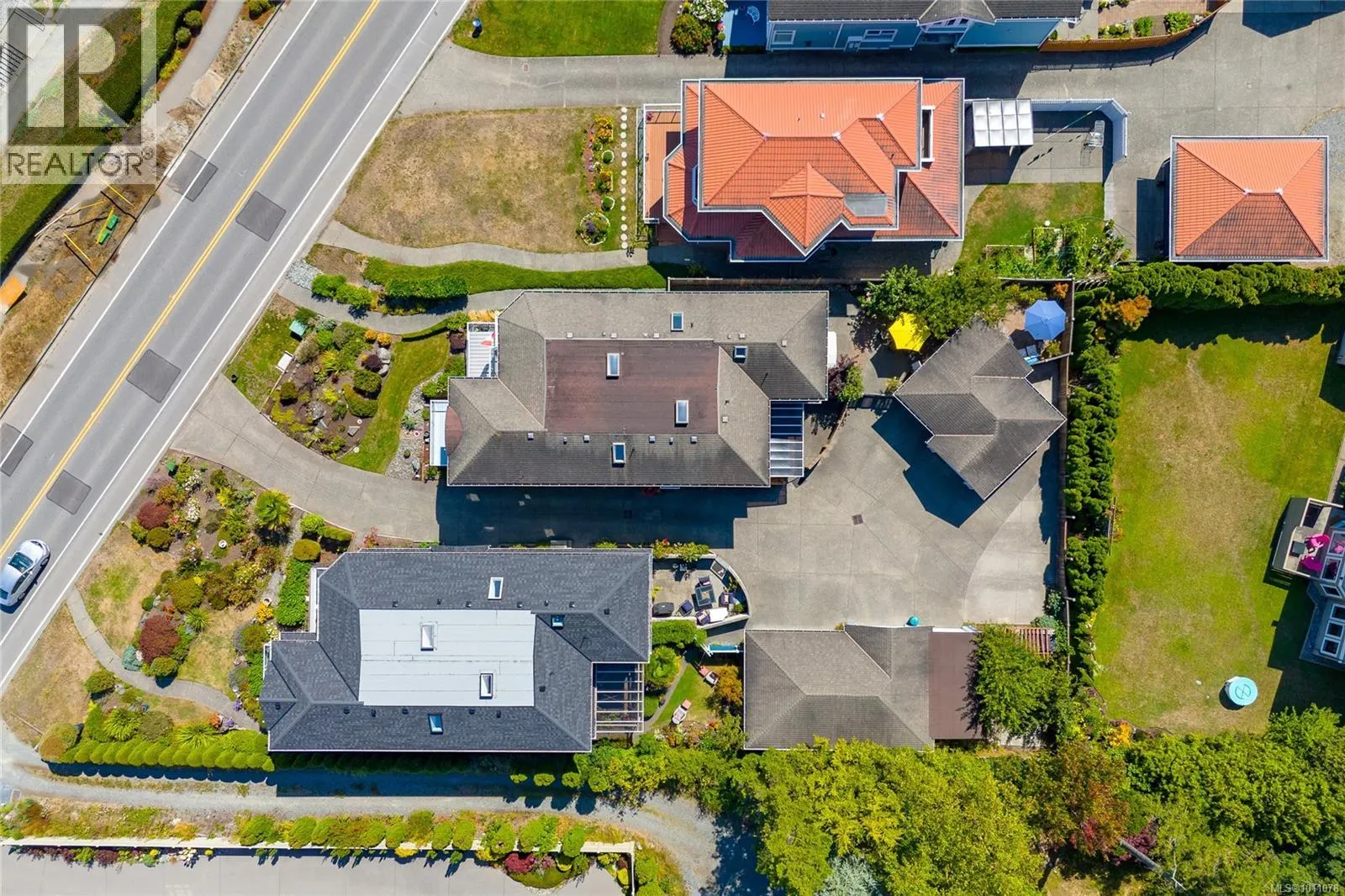 9460 Lochside Dr
